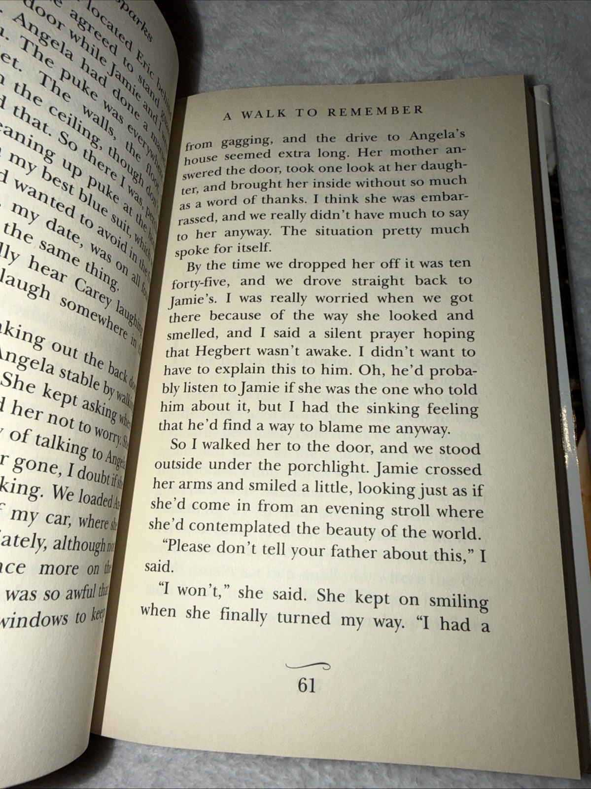 A Walk to Remember by Nicholas Sparks 1999 Hardcover Book Larger Print New