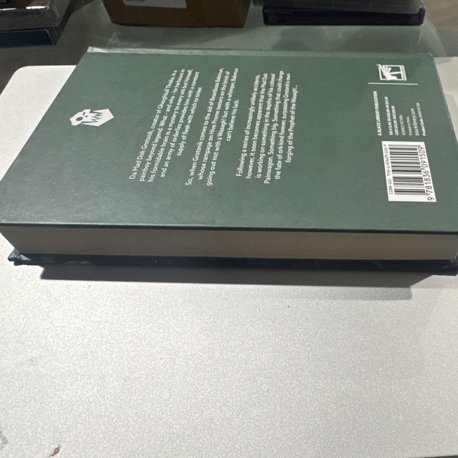 Warhammer 40,000 Grotsnik: Da Mad Dok Hardcover 2025 by Denny Flowers