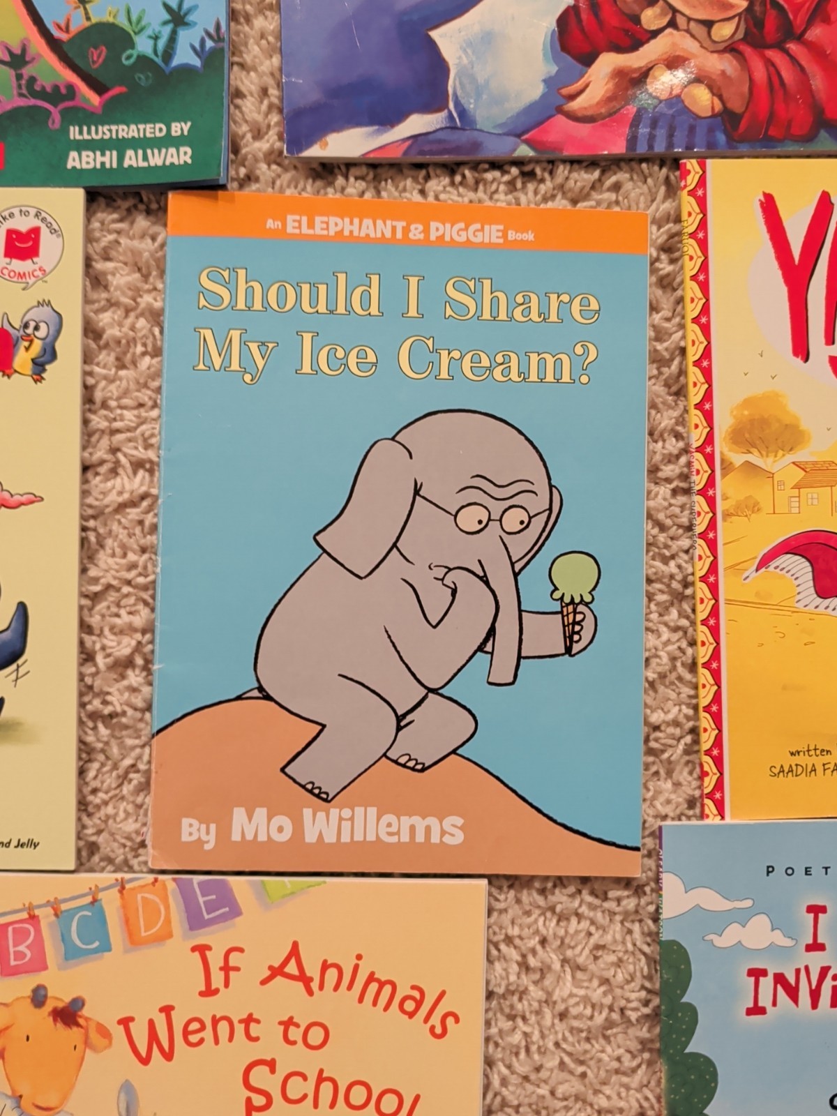 Lot of 17 Children Books – Includes Pizza & Taco, Elephant & Piggie, N More