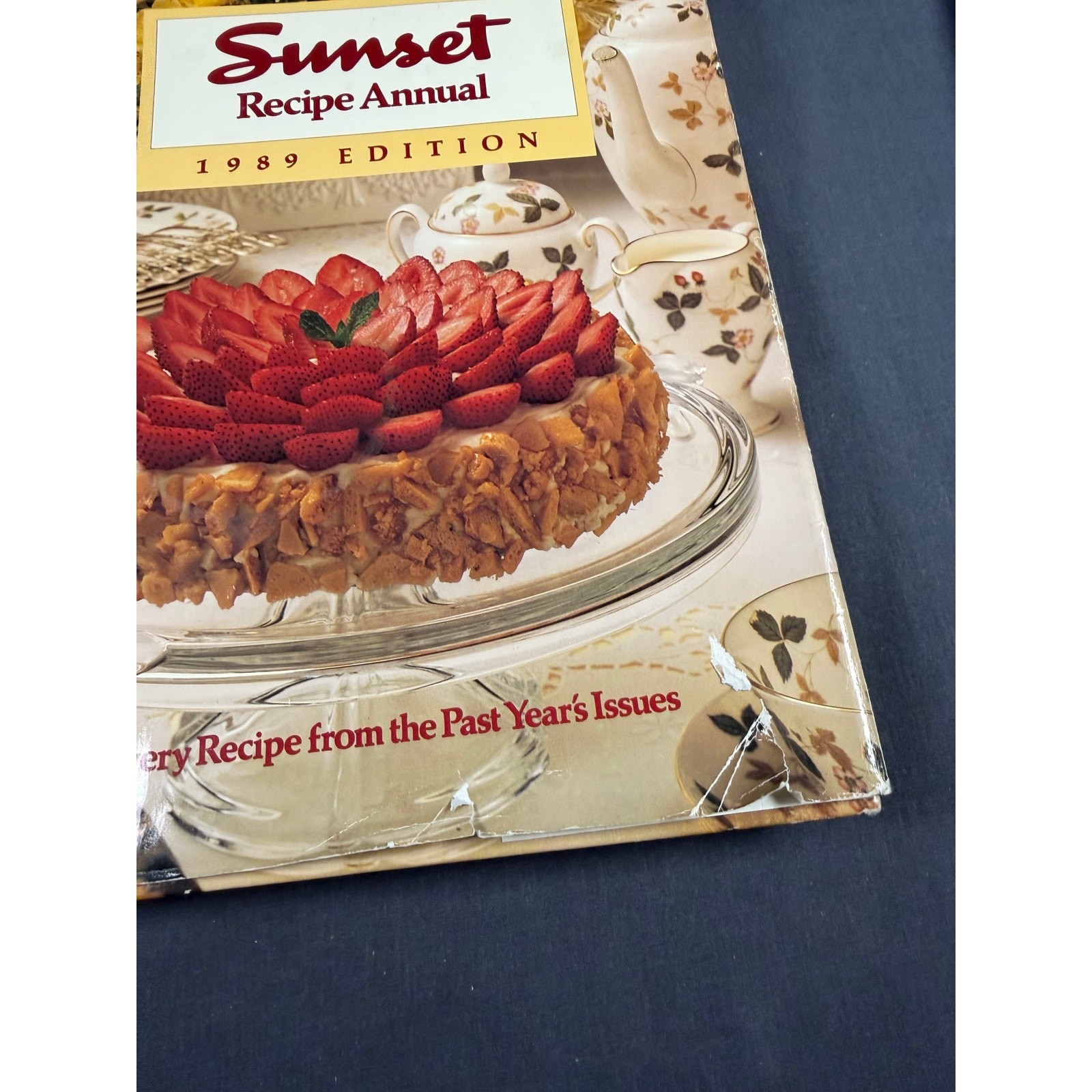 Lot of 6 Miscellaneous 1980s-90s Cookbooks and Magazines