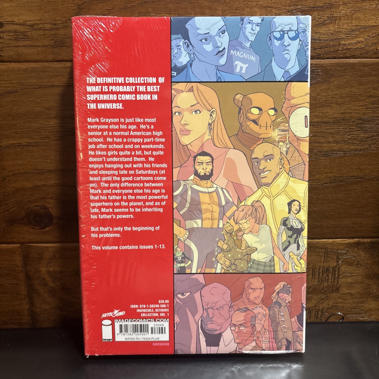 Invincible: the Ultimate Collection Volume 1 – Sealed read description