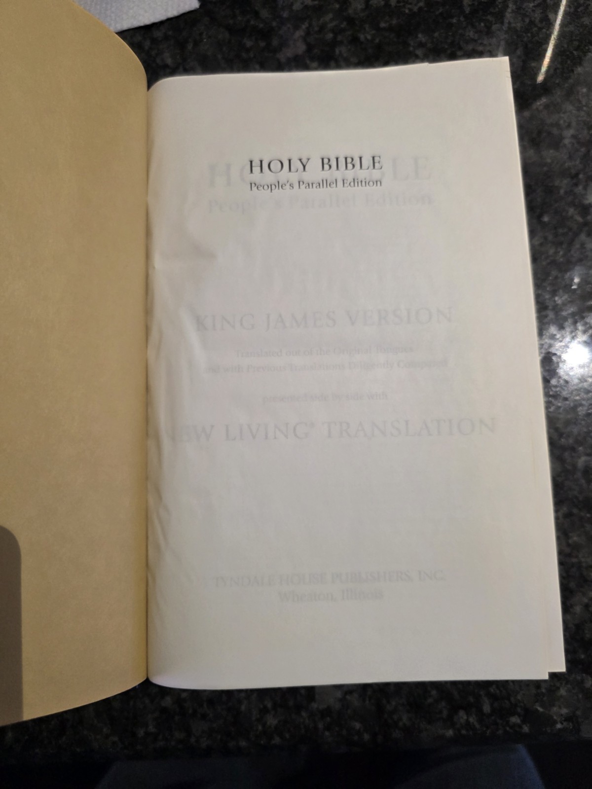 Holy Bible: People’s Parallel Edition King James Version/New Living Translation