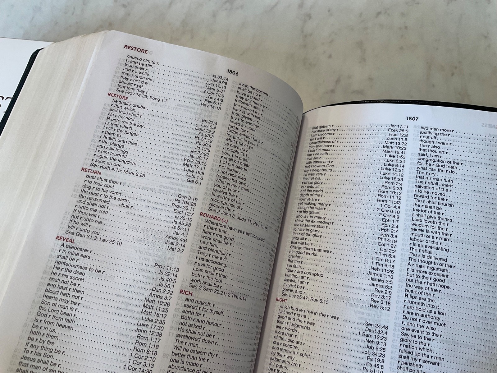 KJV Word Study Reference Bible Comfort Print Black Leather-Soft