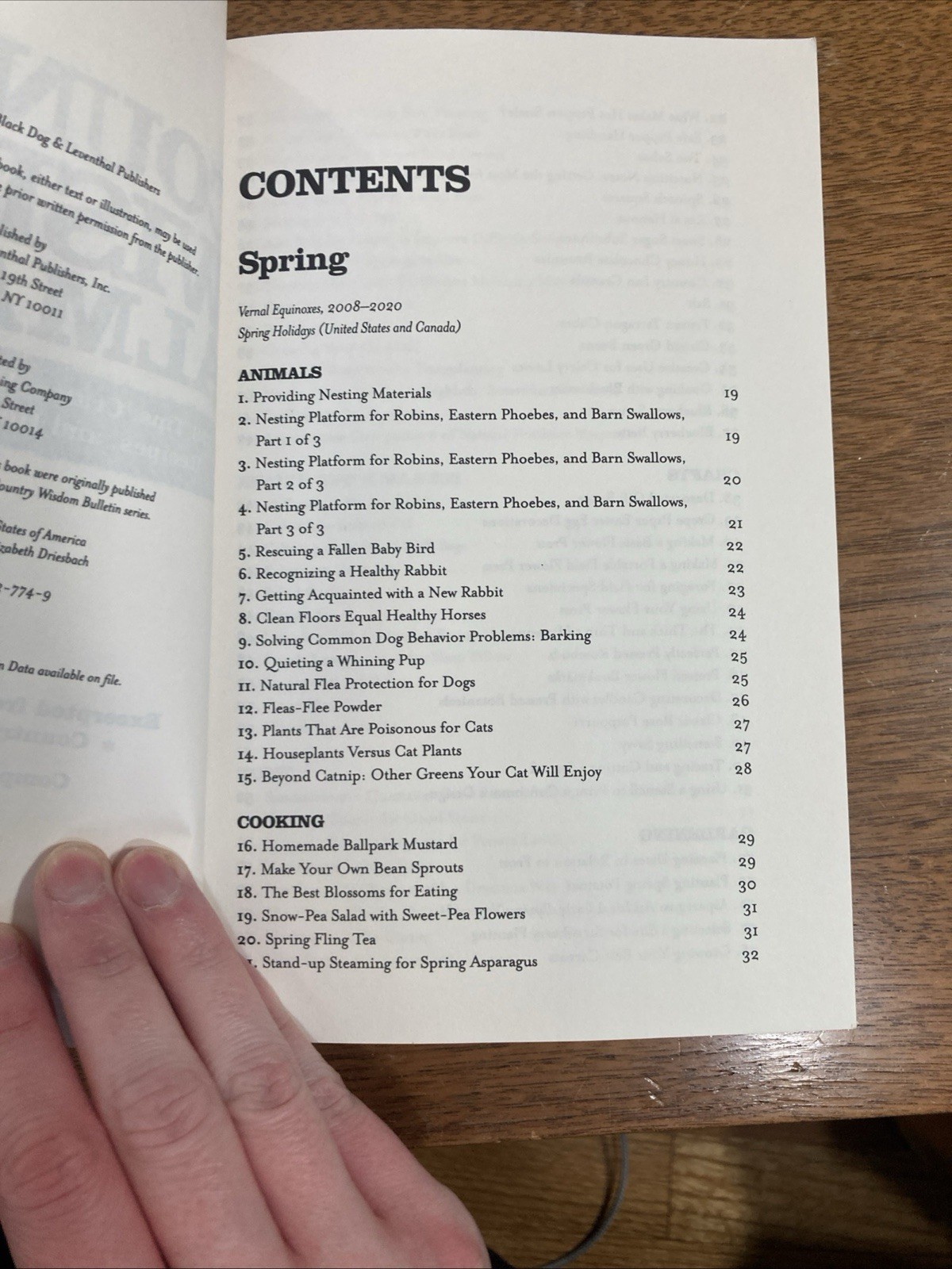 Country Wisdom Almanac : 373 Tips, Crafts, Home Improvements, Recipes… 2008