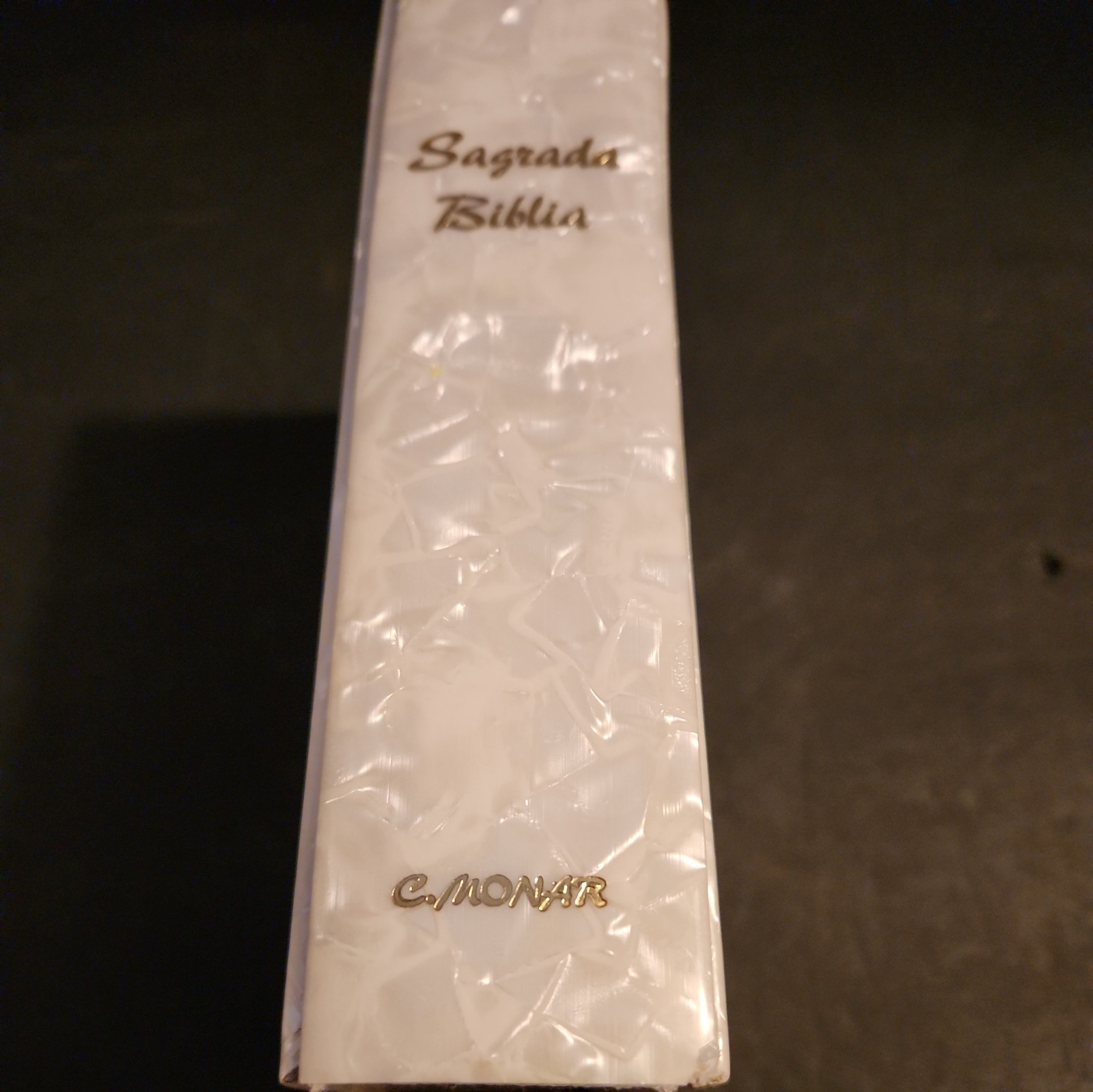 Sagrada Biblia — Revelation and the Word 1995 hardcover signed
