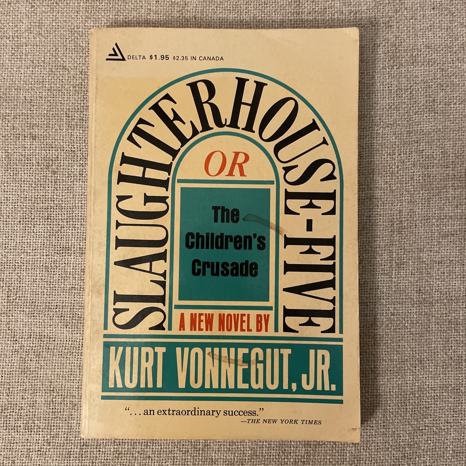 Slaughterhouse-Five by Kurt Vonnegut Jr. 1969 Delta Paperback 3rd Printing