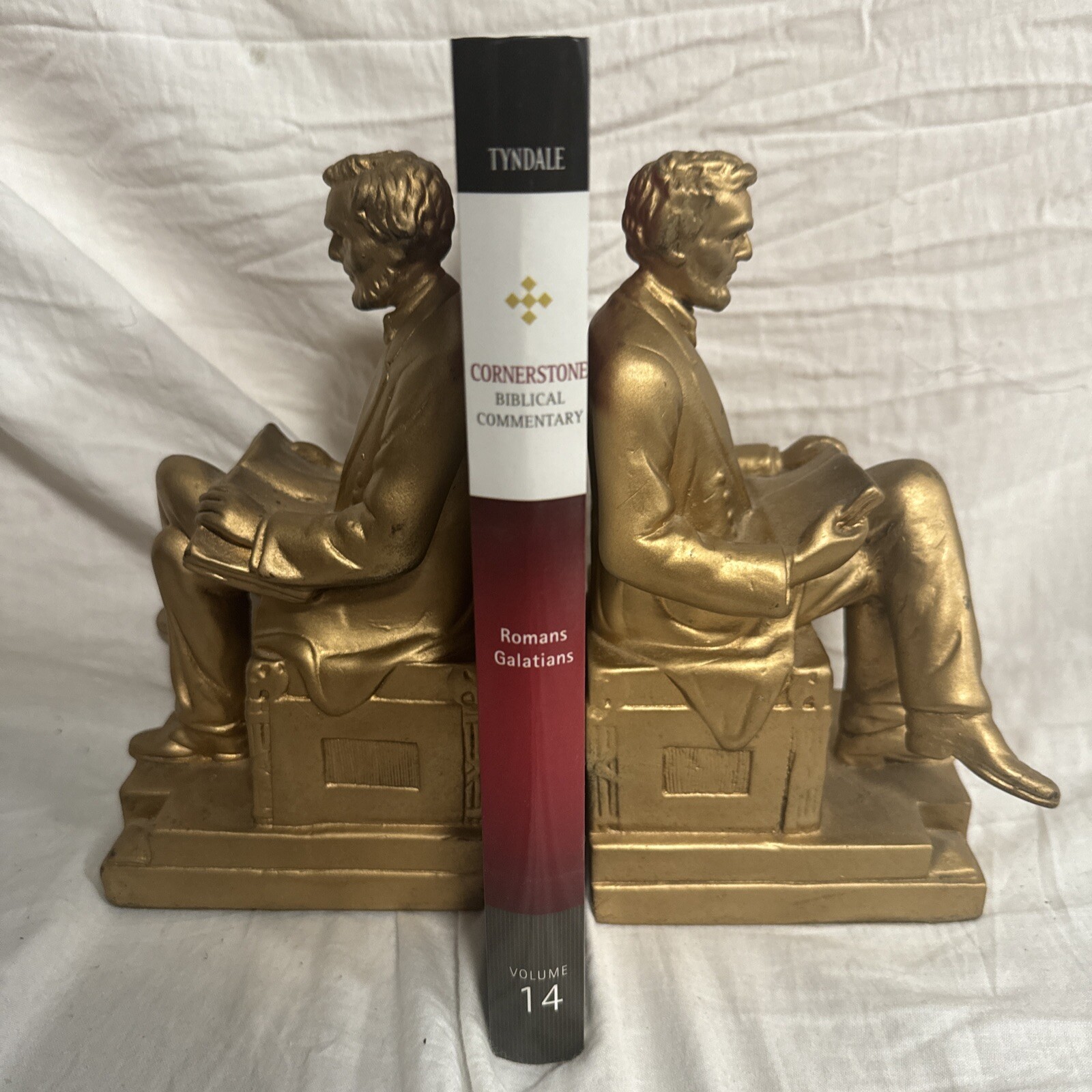 ROMANS, GALATIANS (CORNERSTONE BIBLICAL COMMENTARY) By Gerald Borchert & Roger