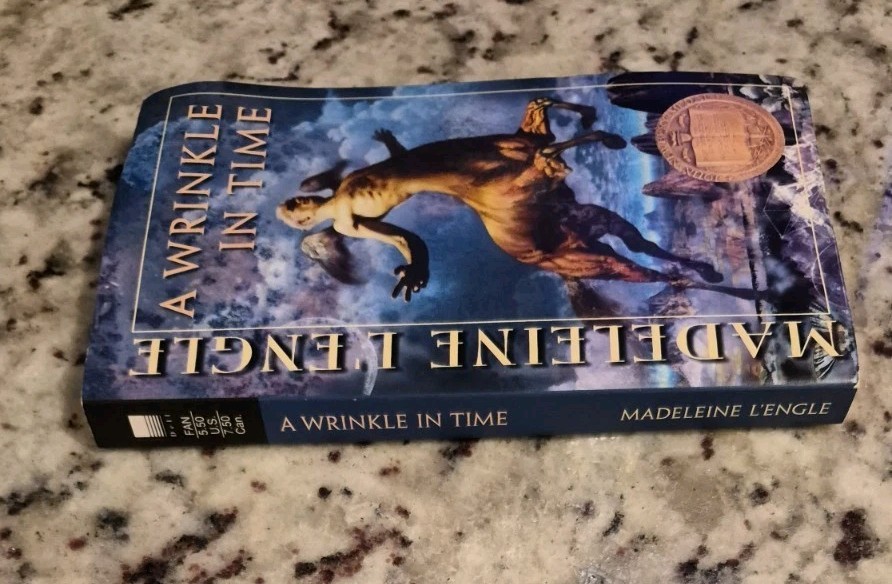A Wrinkle in Time Paperback by Madeleine L ‚Engle