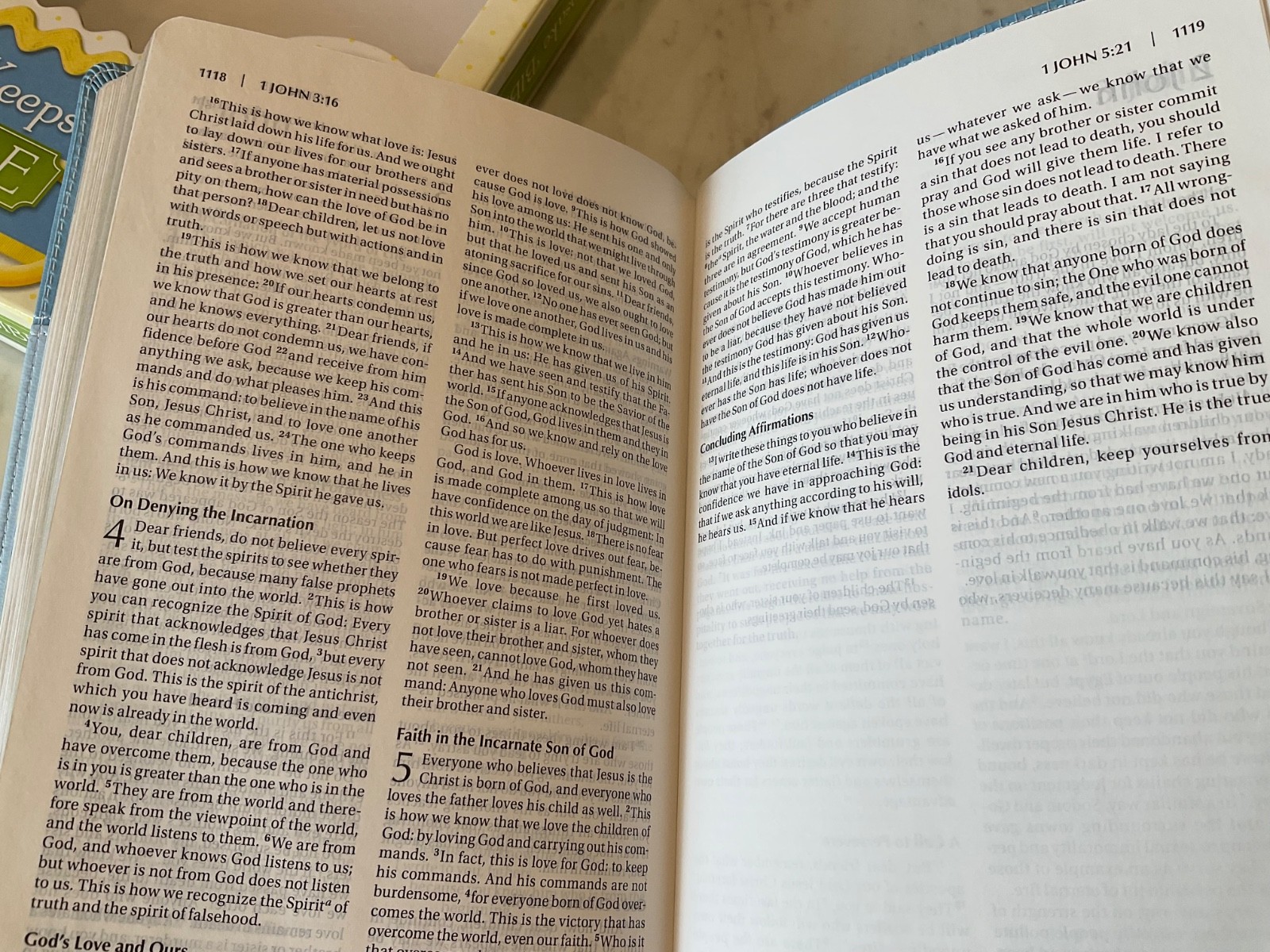 NIV Baby Keepsake Bible 2011 Blue Leather-Soft