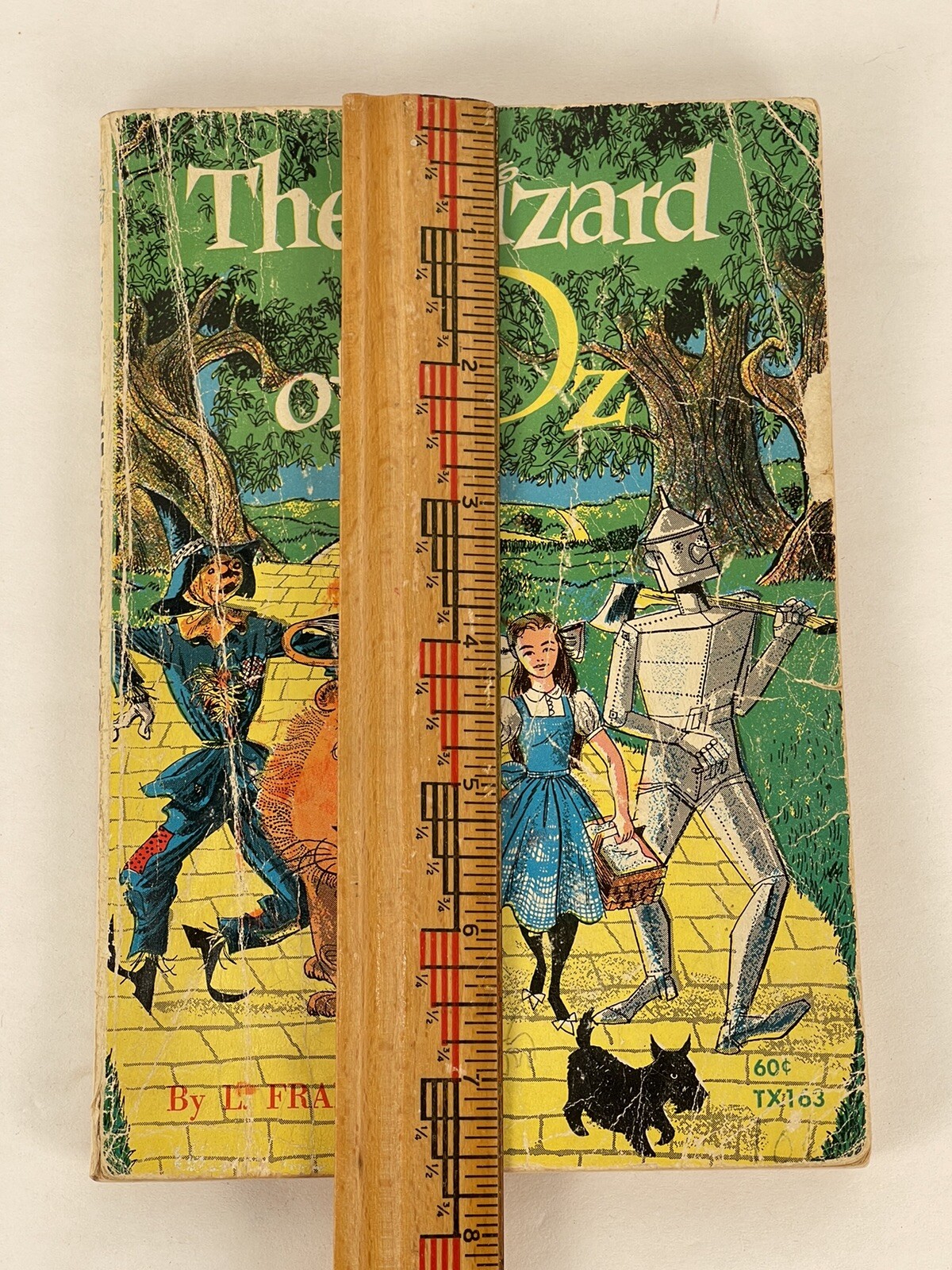 Wizard of Oz Paperback Book 1968, Printed in the USA, 156 pages 7.75×5″