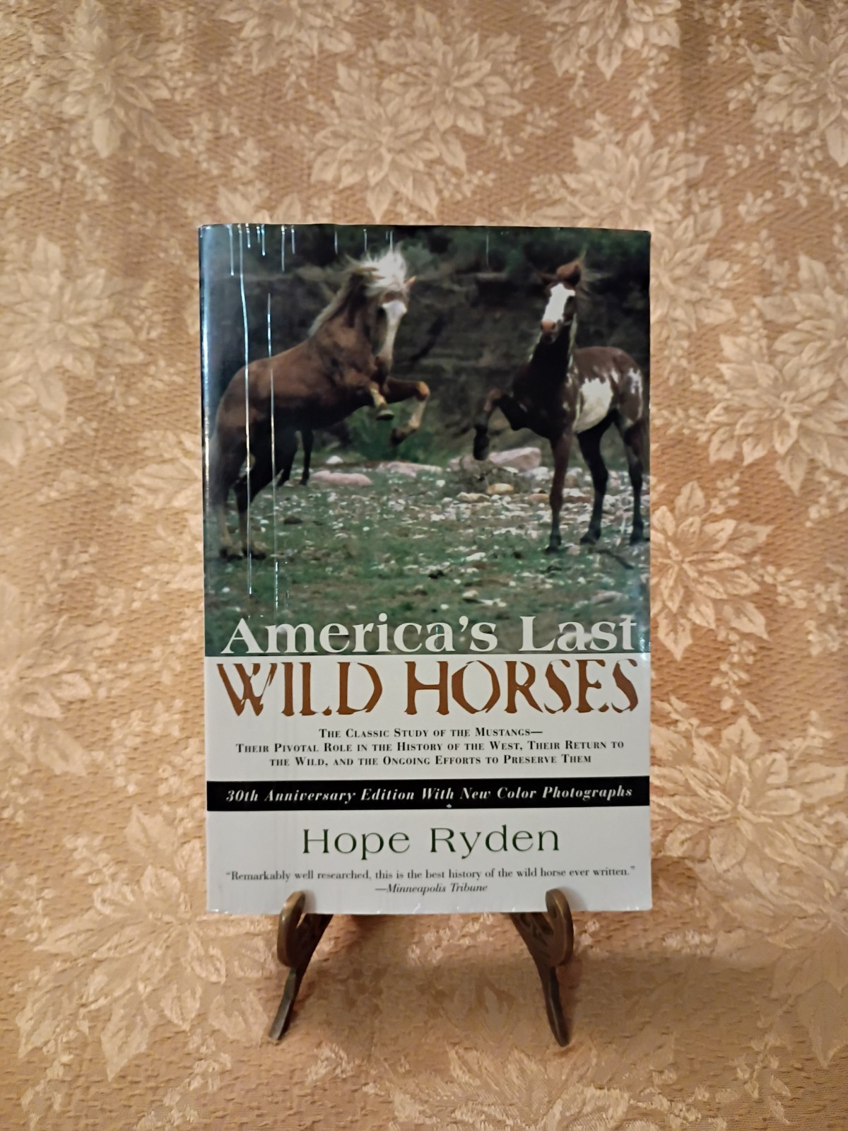 America’s Last Wild Horses Hope Ryden 1999 Paperback Ex-Library Mustangs Book