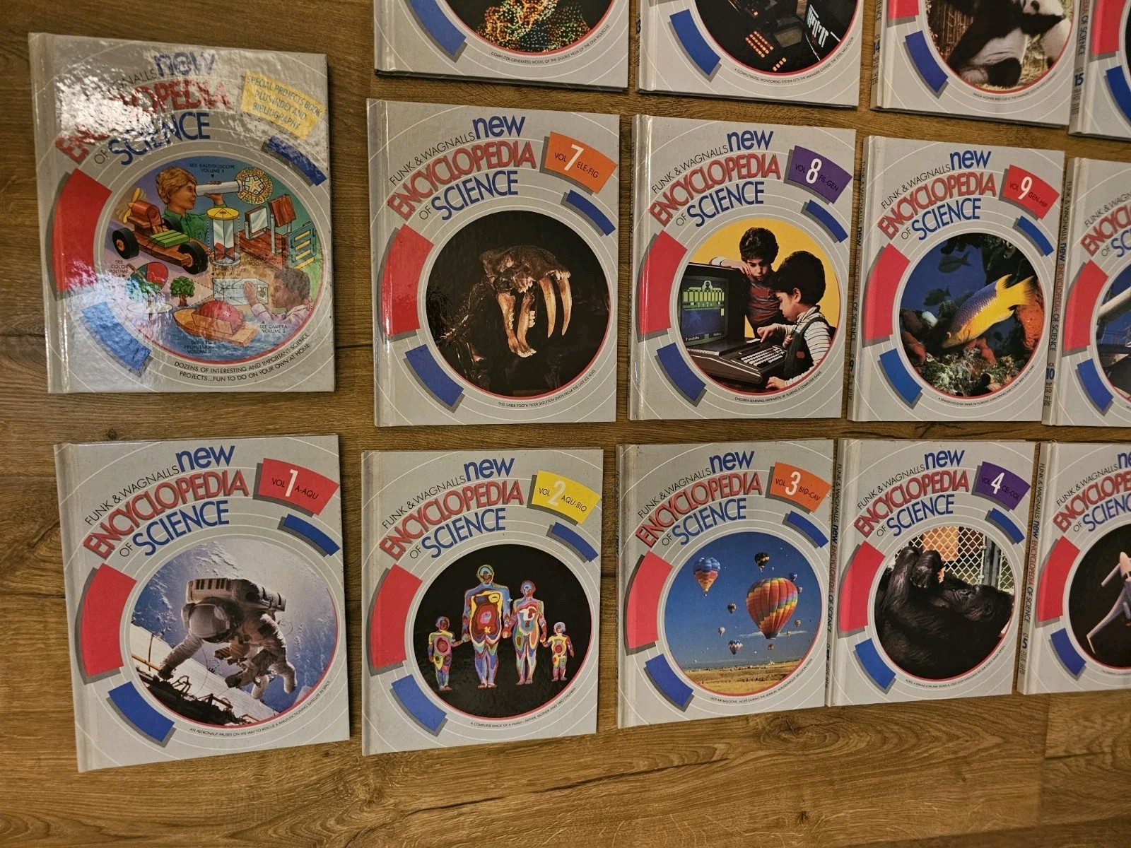 1986 Funk And Wagnalls New Encyclopedia Of Science 22 Volumes COMPLETE Set