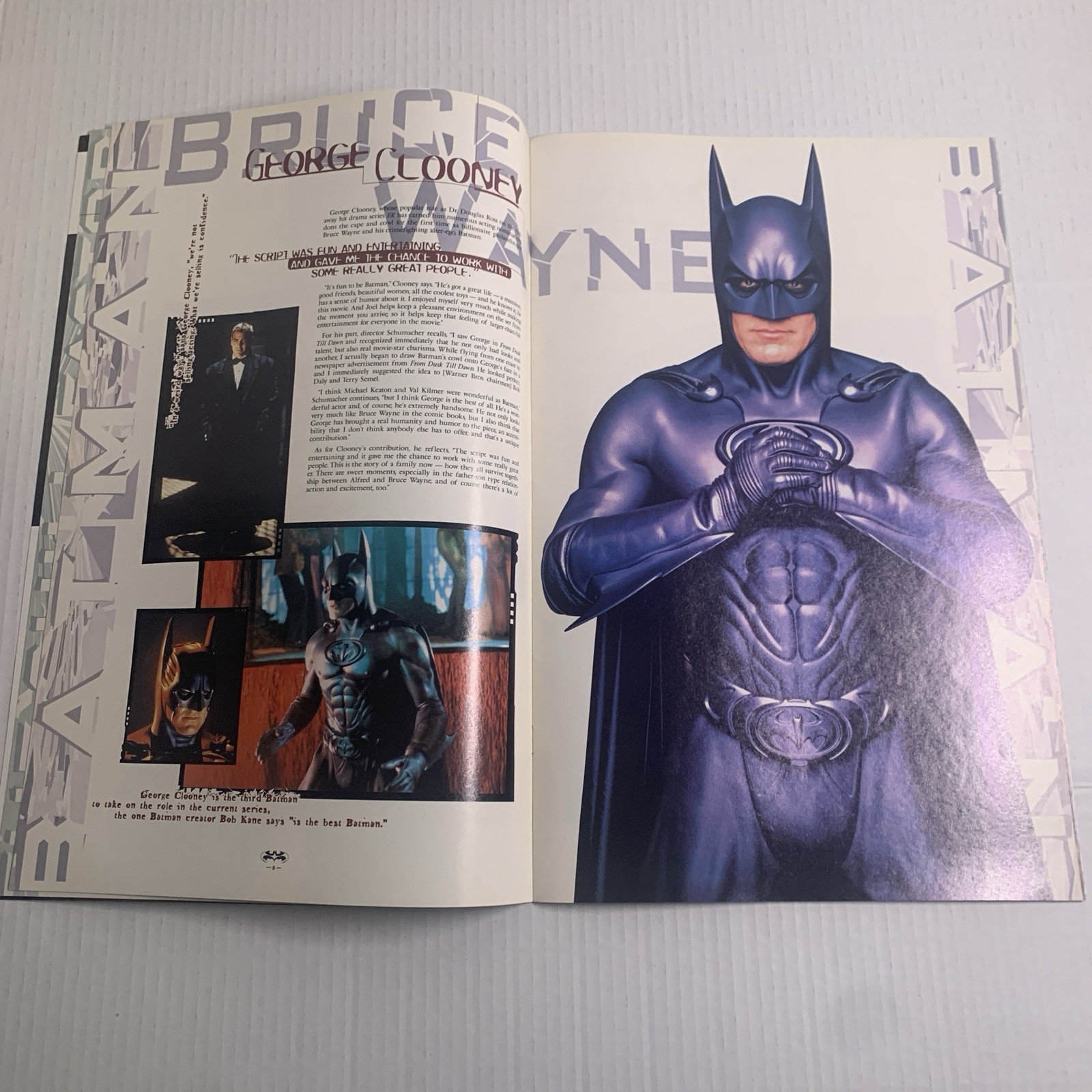 BATMAN & ROBIN THE OFFICIAL MOVIE PROGRAM c. 1997 – 36 Pages, Oversized