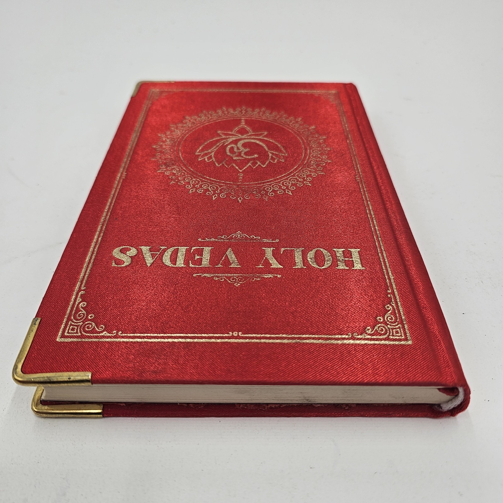 The Holy Vedas by Rupa Publications | English Translation Hinduism Hardcover VG+