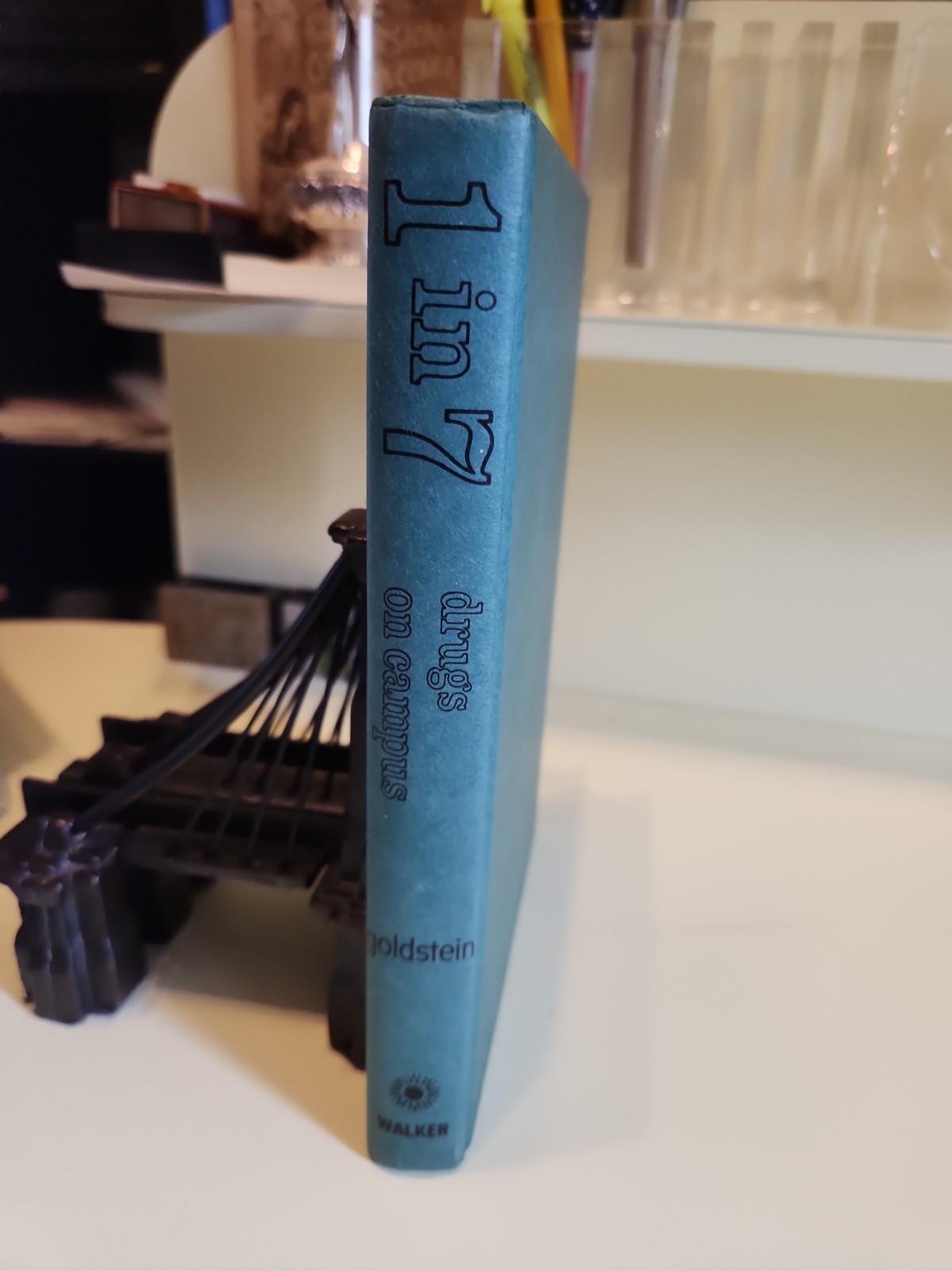 1966 1 IN 7 DRUGS ON CAMPUS BY RICHARD GOLDSTEIN HC COLLECTIBLE VINTAGE BOOK S3