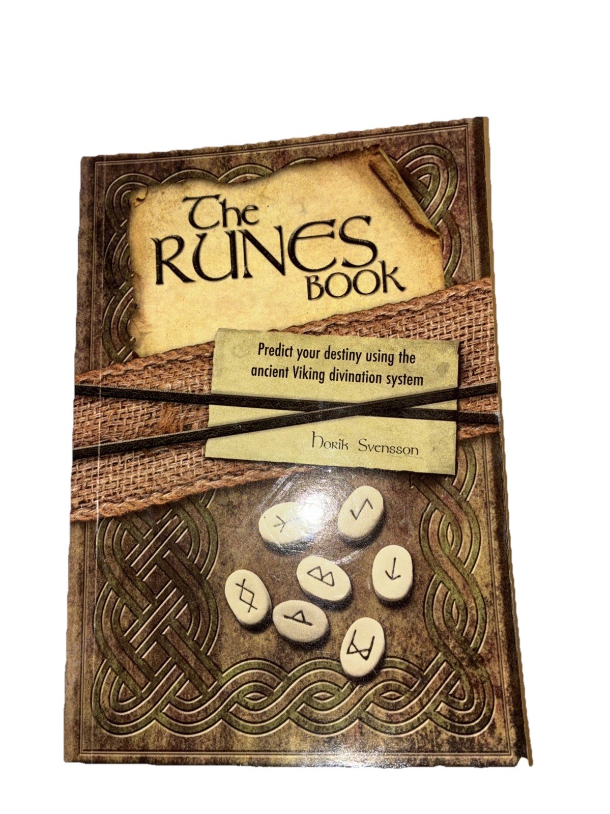 The Runes Book“ by Horik Svensson Paperback 128 Pages