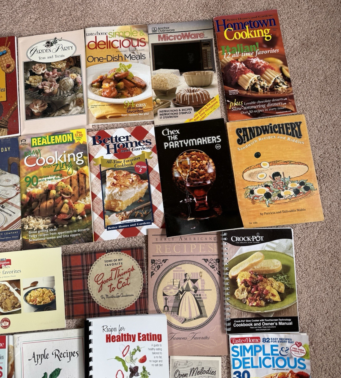 Lot of 25 Assorted Cookbooks Lot Pamplets Recipes