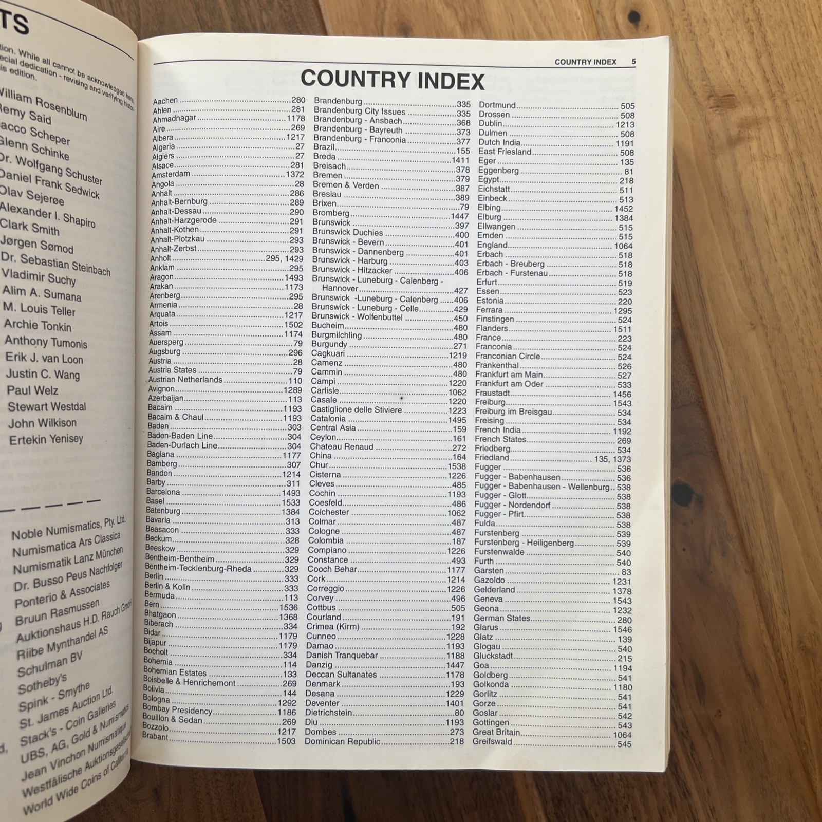Standard Catalog of World Coins: 1601-1700 – 5th Edition Large Paperback – Cuhaj