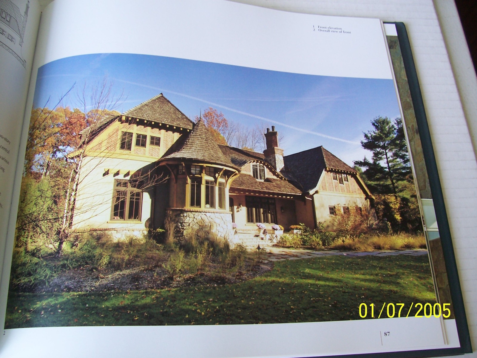 Coffee Table Book: Grand American Home – HB w/DC – 9 1/2″ x 10 1/4″ w/124 Pages