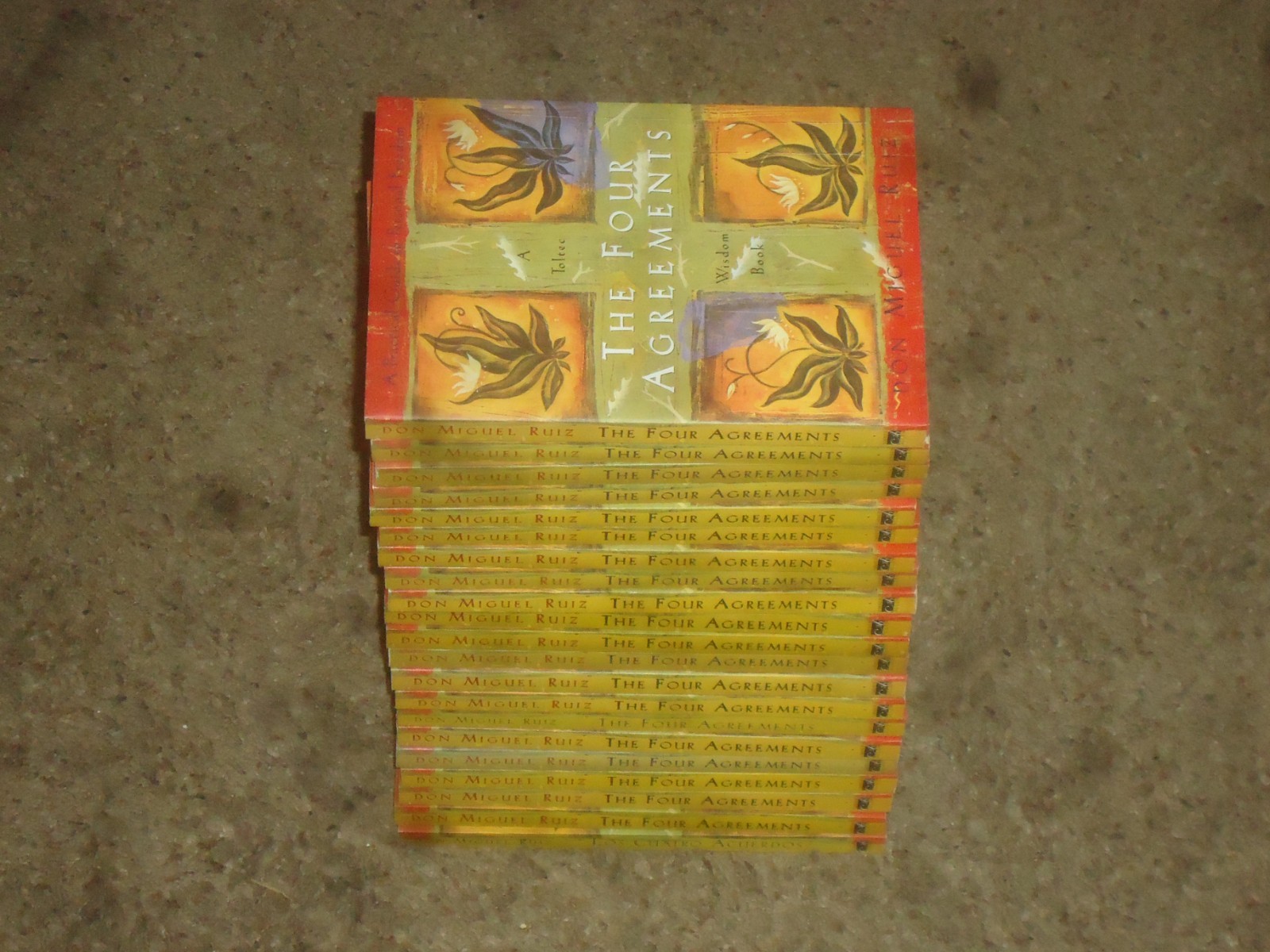 Lot 20 Copies The Four Agreements Don Miguel Ruiz + 1 Copy in Spanish