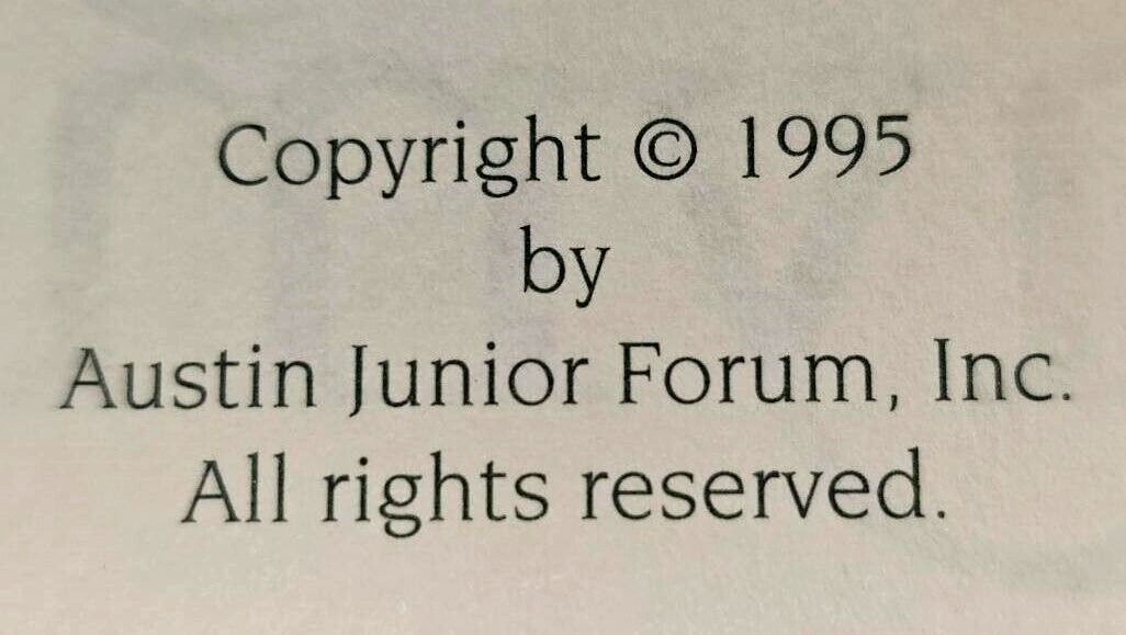 CHANGING THYMES Cookbook Austin Junior Forum 1995 381 pages Spiral Bound