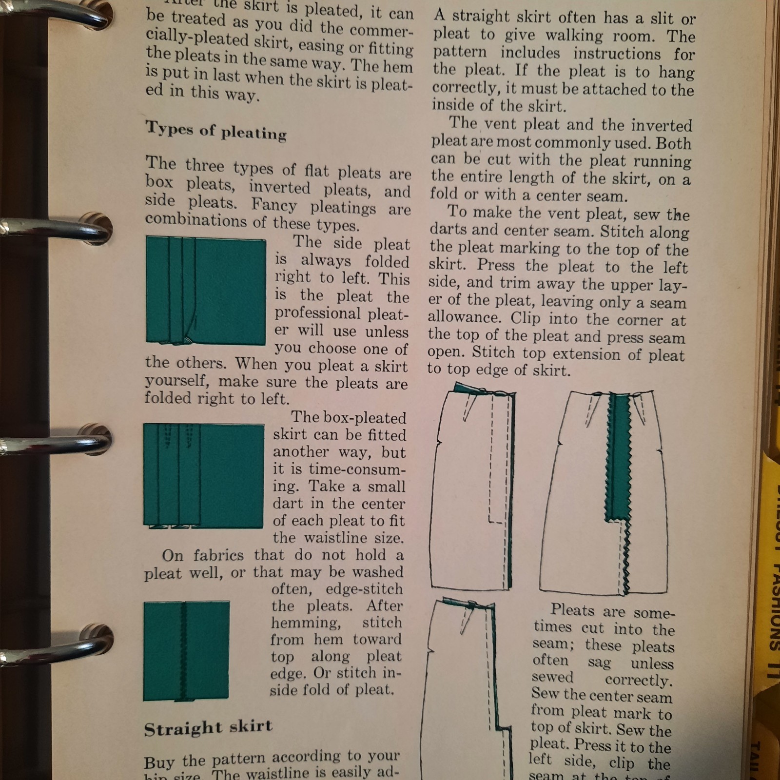 Vintage Better Homes and Gardens Sewing Book In 5 Ring Binder~1970~356 Pages