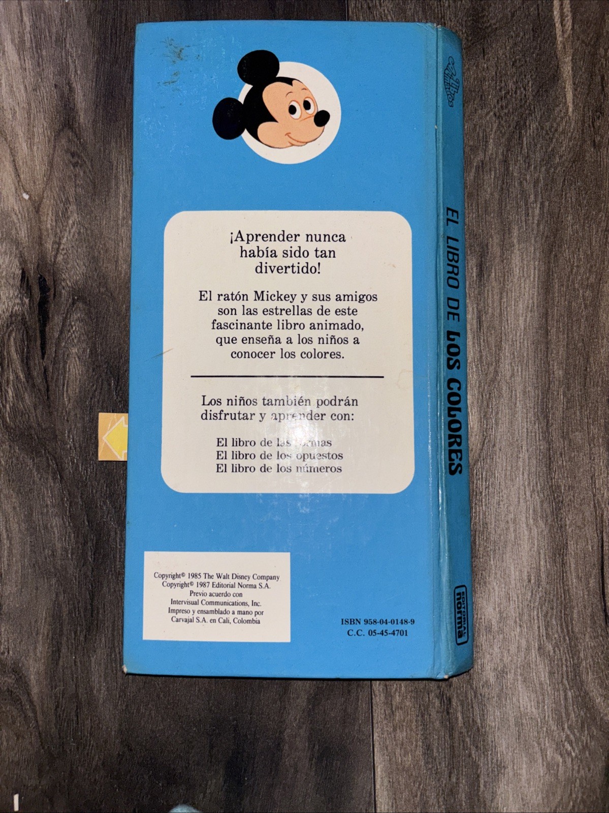 Mickey Presents El Libro De Los Colors