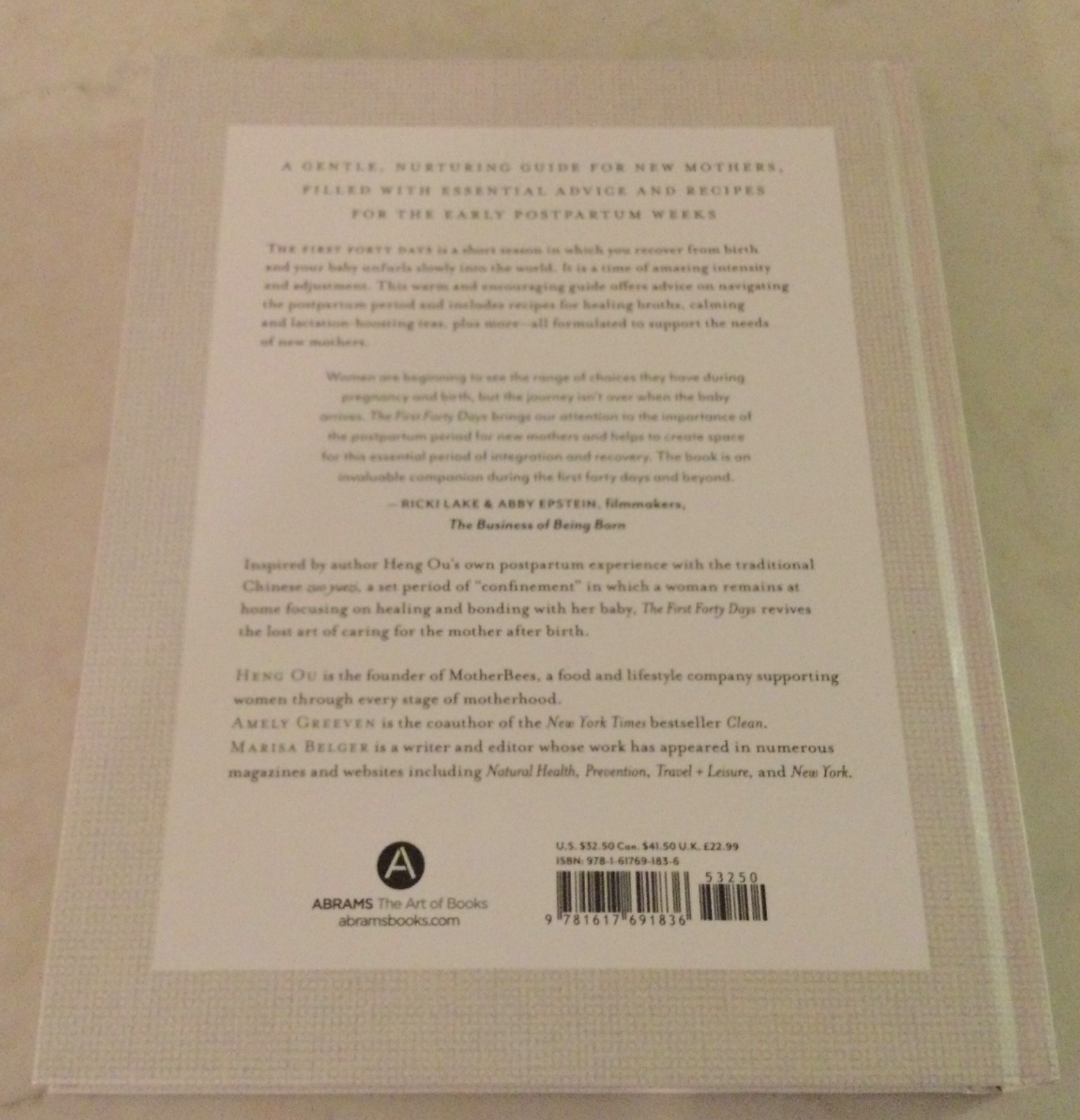 The First Forty Days: The Essential Art of Nourishing the New Mother by Heng Ou