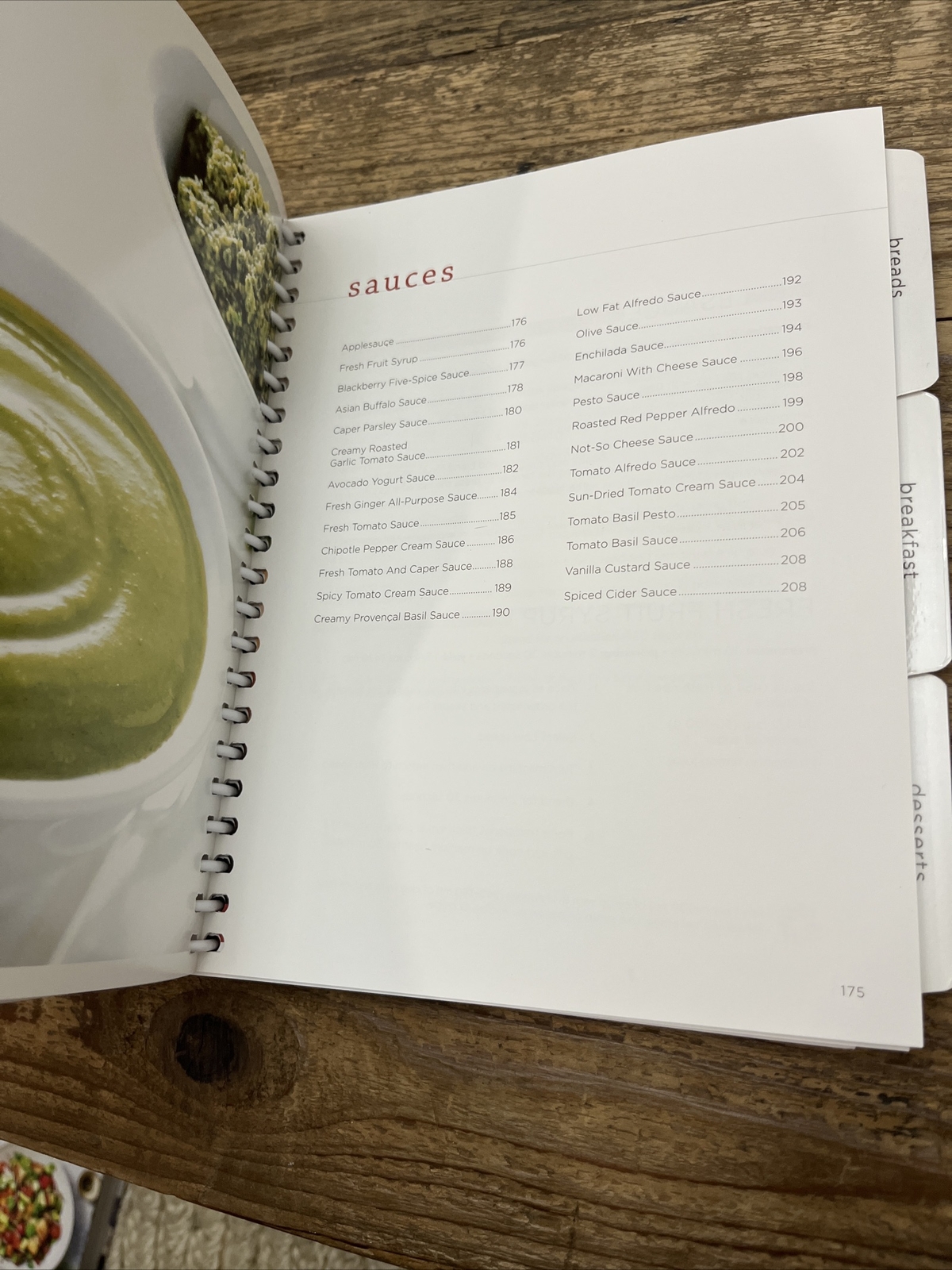 Vitamix CREATIONS Recipe Book 2012 372 Pages Cocktails Milkshakes Soups Breads