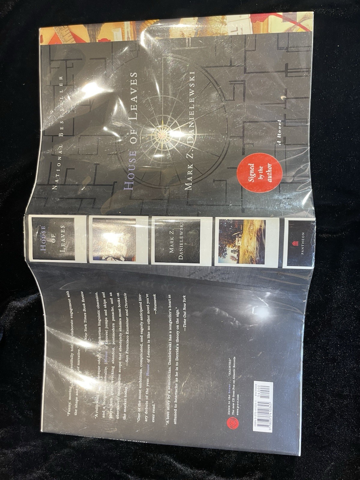 House Of Leaves Hardcover Signed by Mark Z. Danielewski 1st edition Red , BLUE Z