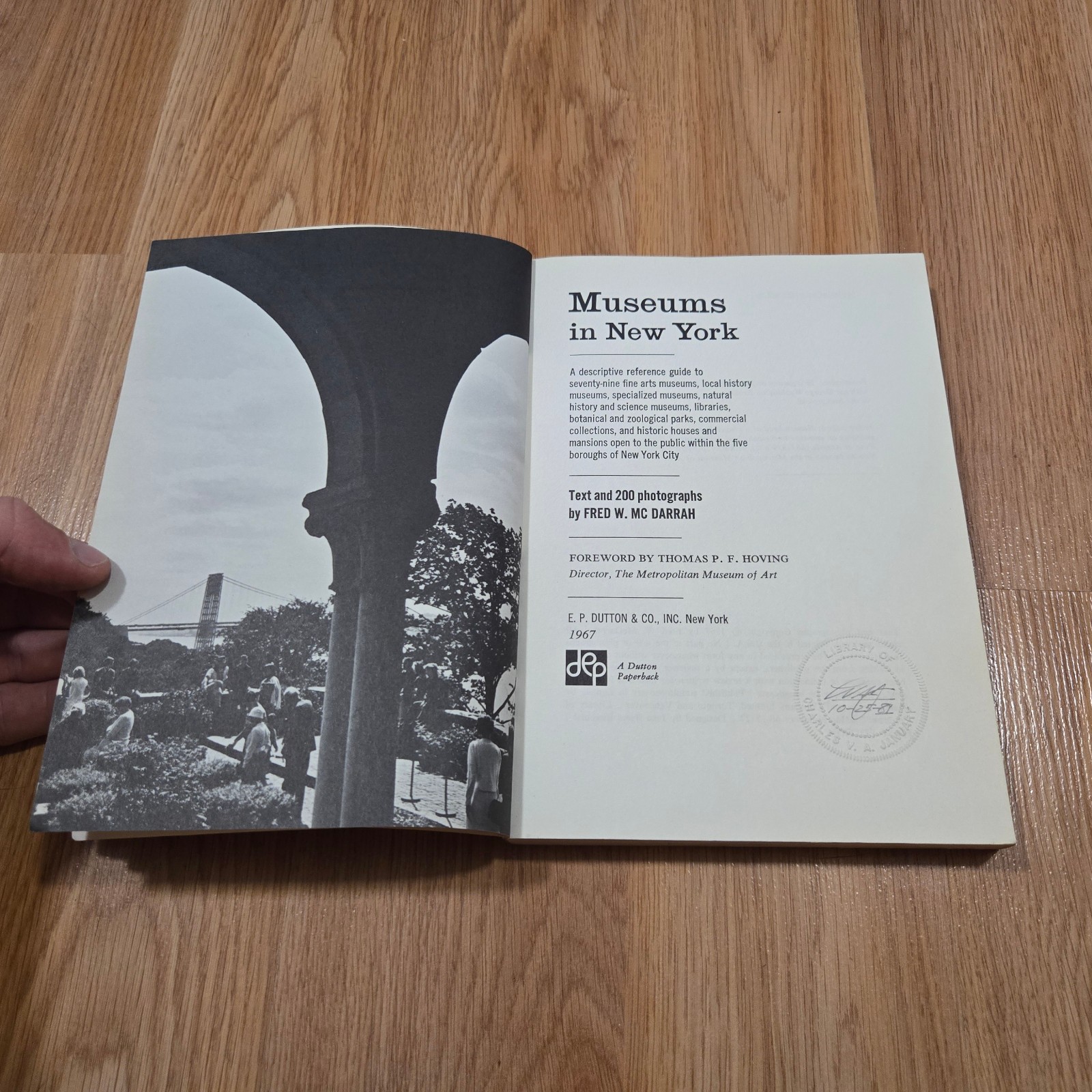 Museums in New York Fred W. McDarrah Book VTG Dutton 1967 NYC NY Reference Guide