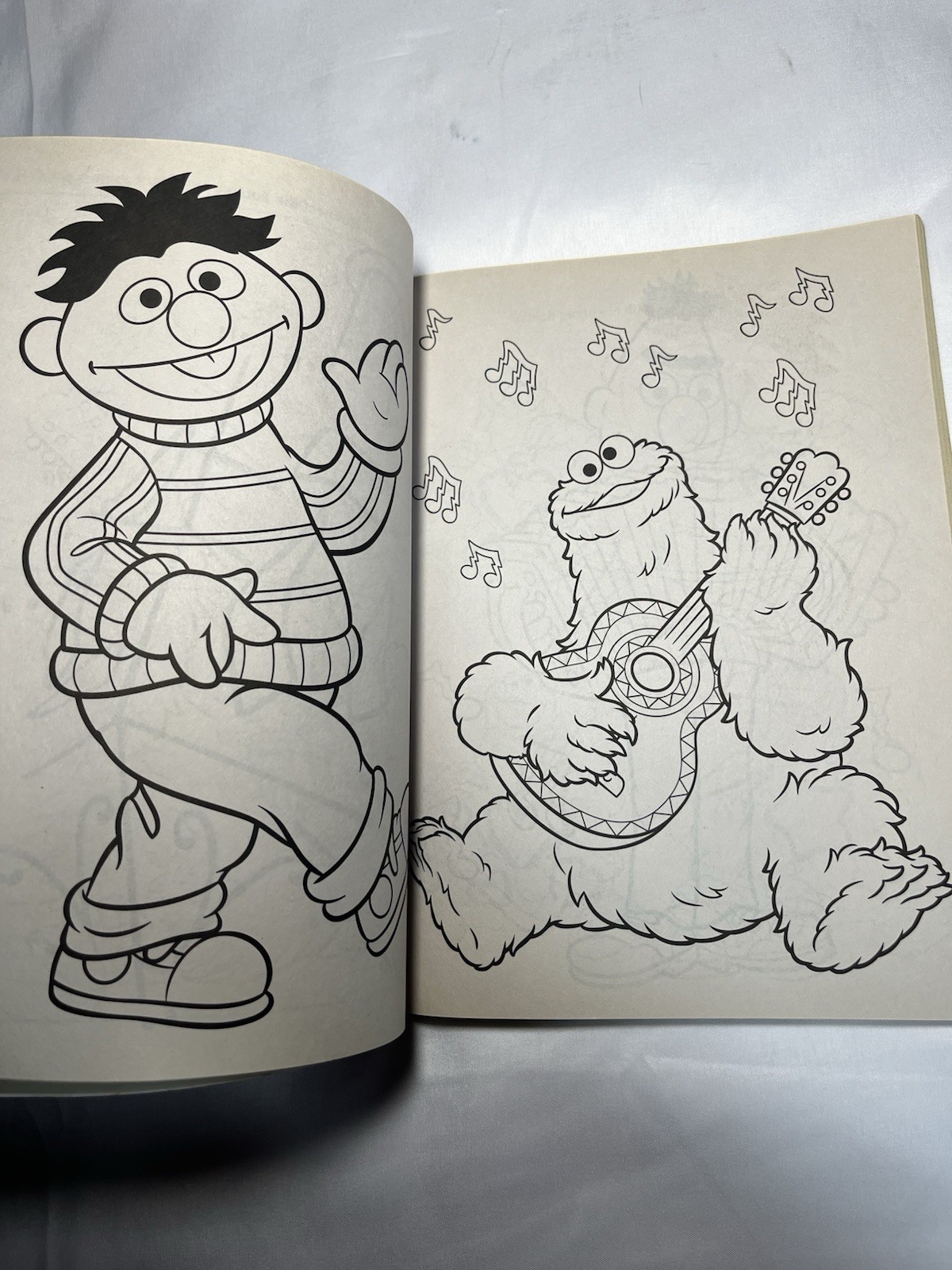 2009 Sesame Street A Flurry of Friends Coloring Activity Book 288 Pages New