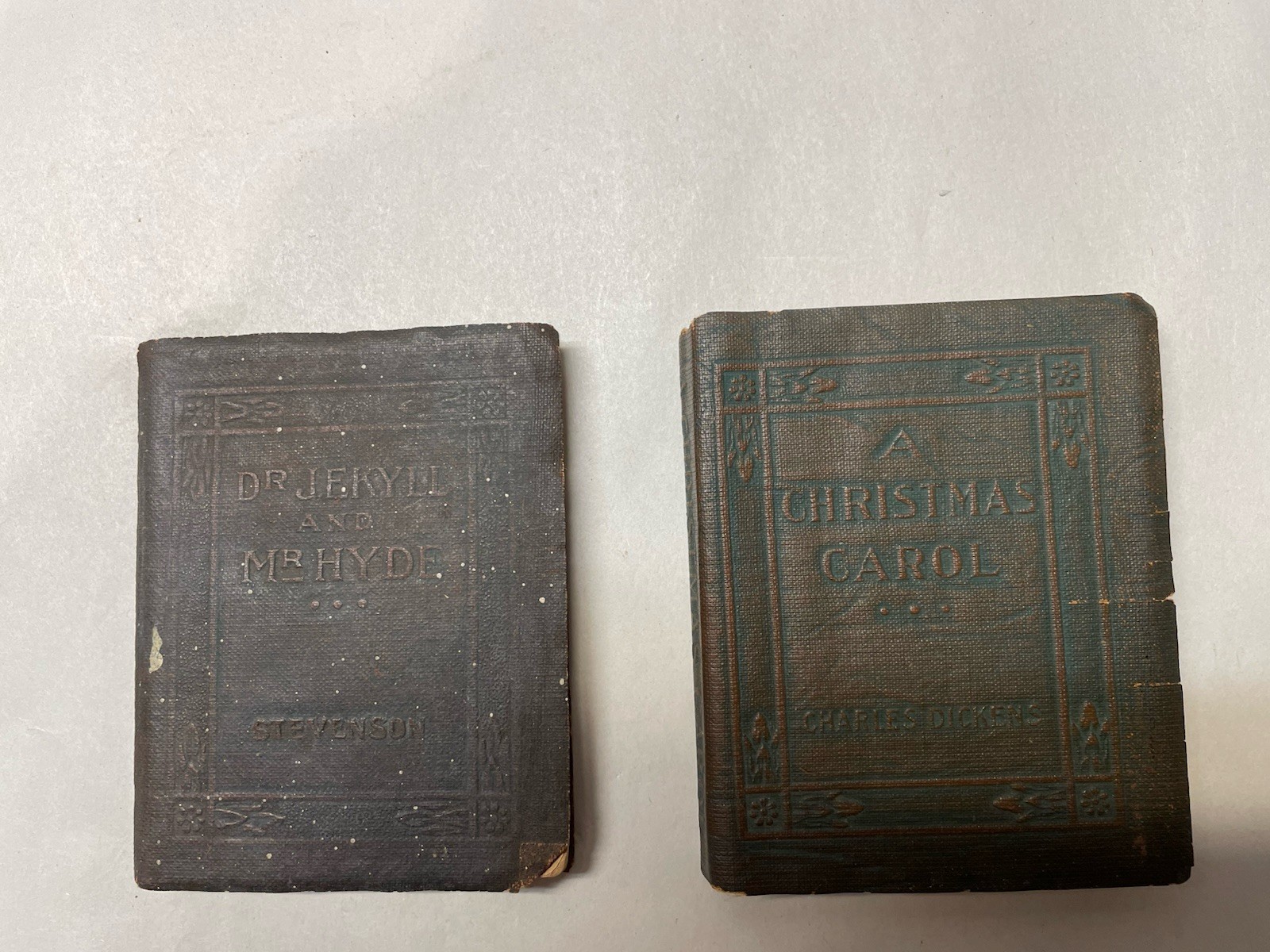 Little Leather Library: A Christmas Carol & Dr Jekyl and Mr Hyde.