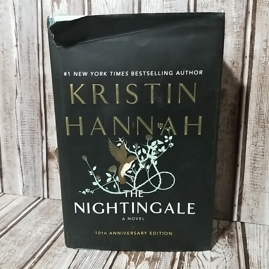 The Nightingale: A Novel – Deluxe Edition Kristin Hannah (2025, Hardcover)