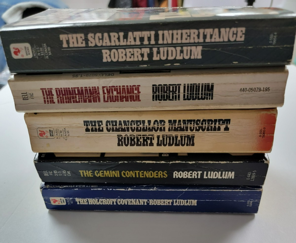 ROBERT LUDLUM~ Book Lot of 5 Paperbacks VINTAGE See Description For Titles