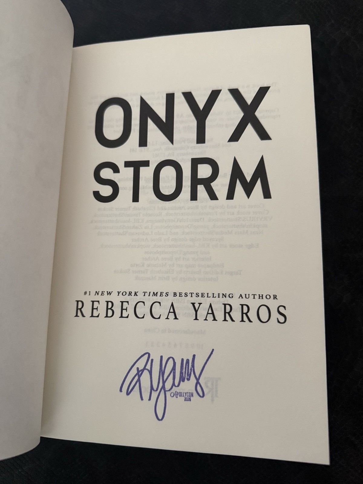 Target SIGNED Onyx Storm The Empyrean Rebecca Yarros NEW STENCILED UNREAD