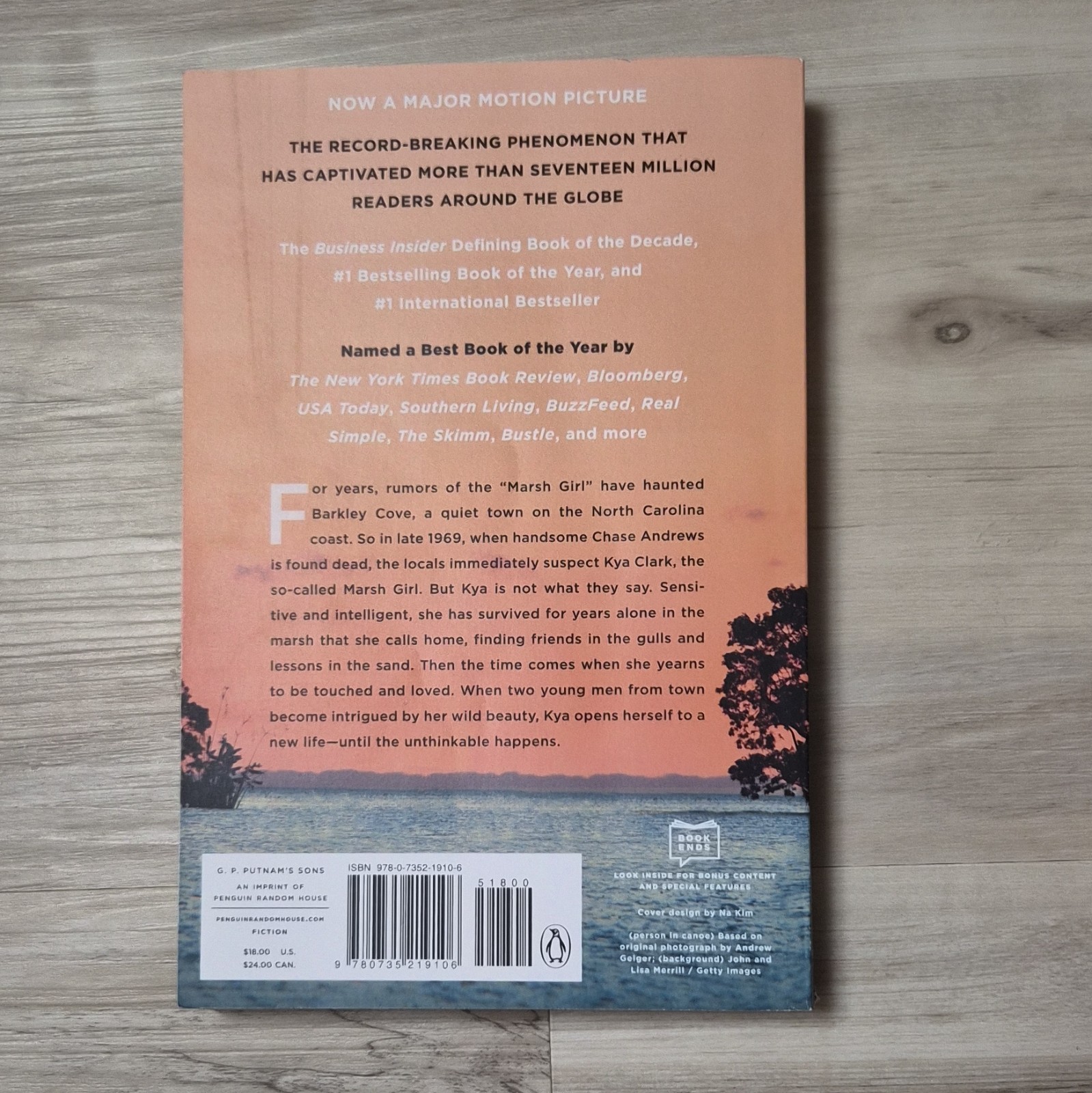 Where the Crawdads Sing: Reese’s Book Club – paperback Owens, Delia (Movie)