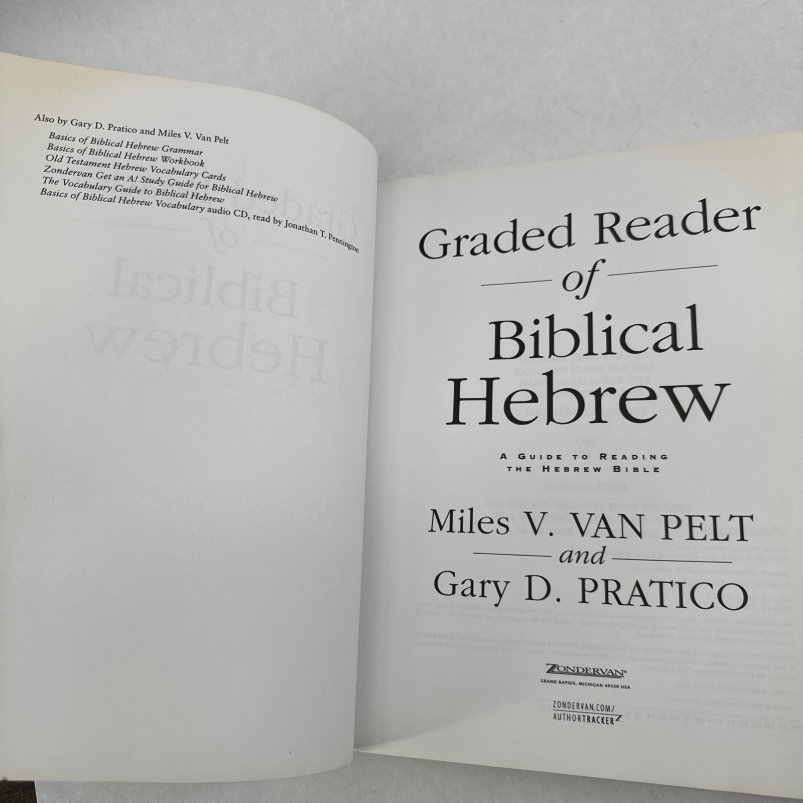Graded Reader of Biblical Hebrew: A Guide to Reading the Hebrew Bible – pape…