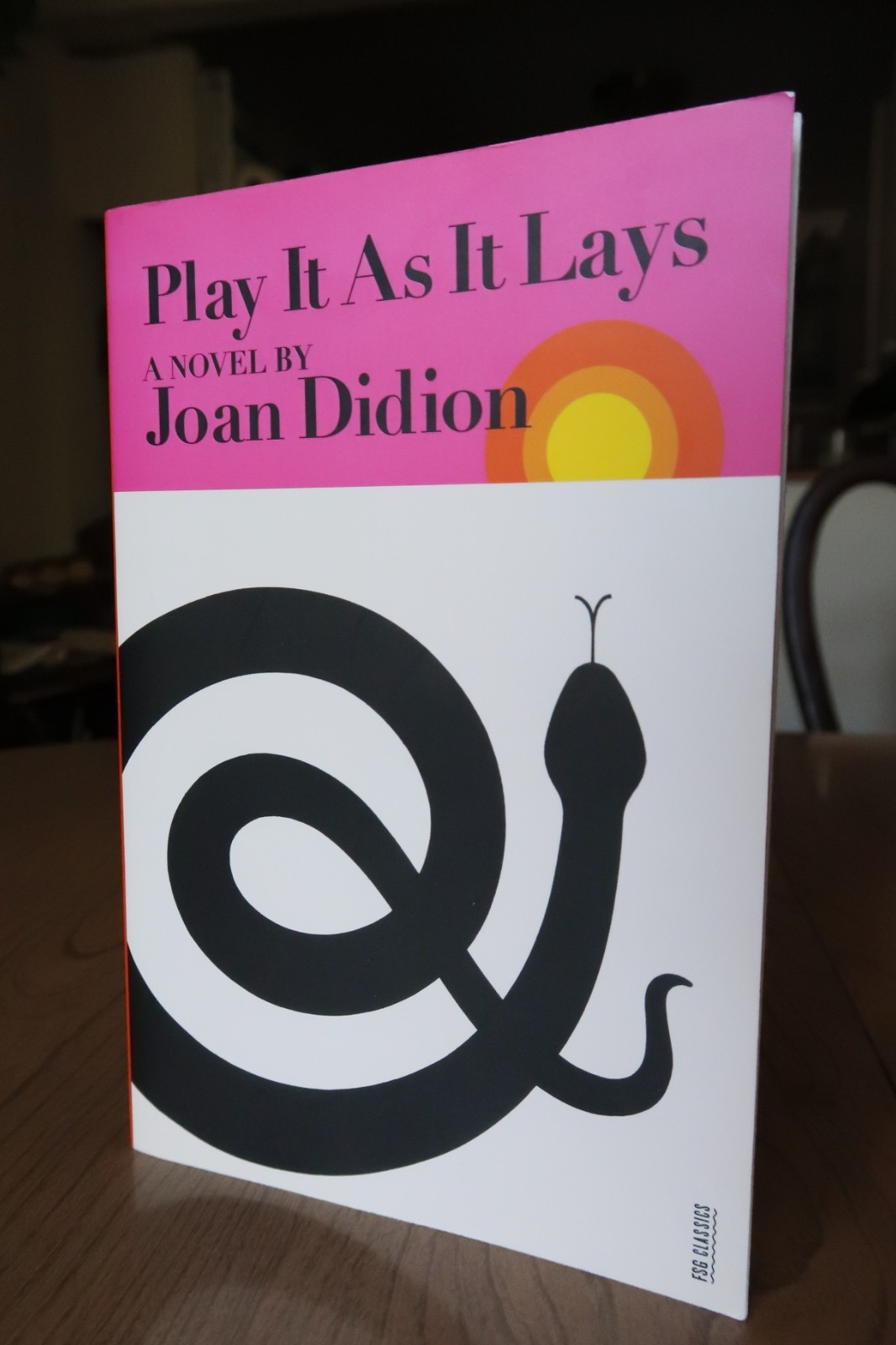 Play It As It Lays by Joan Didion PB Like New Super Fast Free Shipping