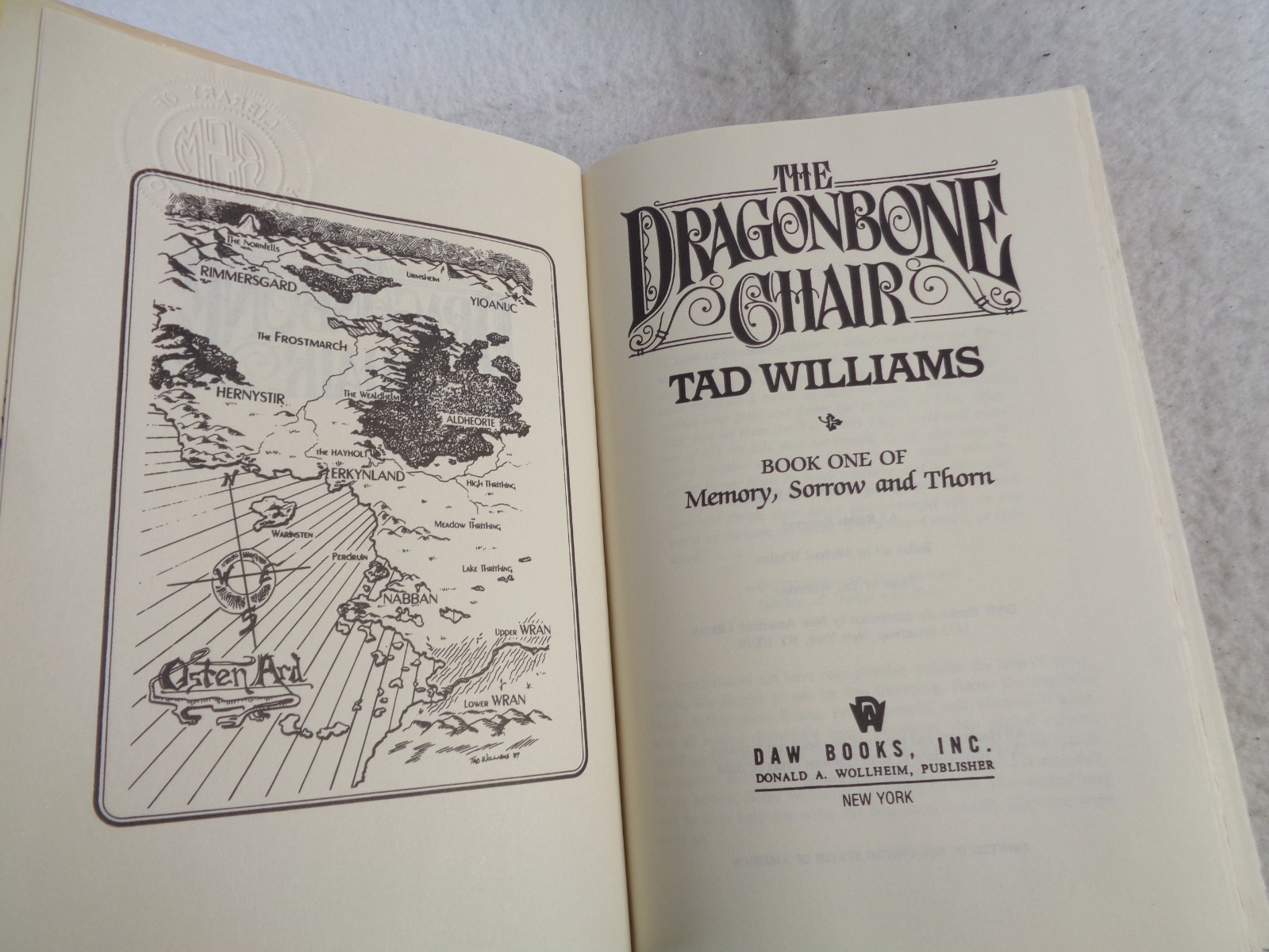 The Dragonbone Chair Tad Williams HC DJ 1988 Memory Sorrow and Thorn Book 1