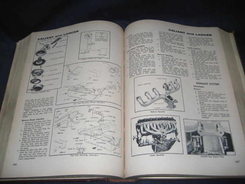 Vintage CHILTON’S AUTO REPAIR MANUAL 1961 hardcover 32nd Edition