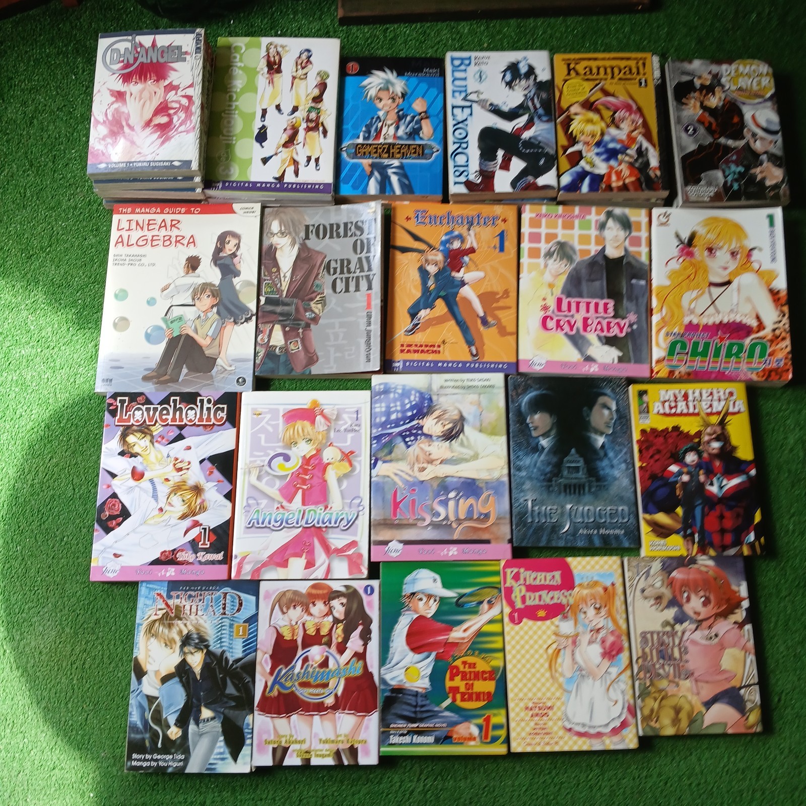 VTG LOT OF 31 MANGA BOOKS 2000S UP NICE LOT MIX UC READ DESCRIPTION