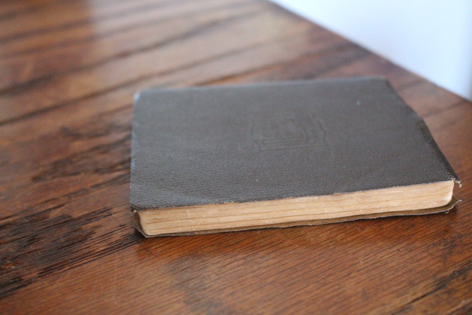 Little Leather Library – A CHRISTMAS CAROL Charles Dickens Antique Book 1920’s
