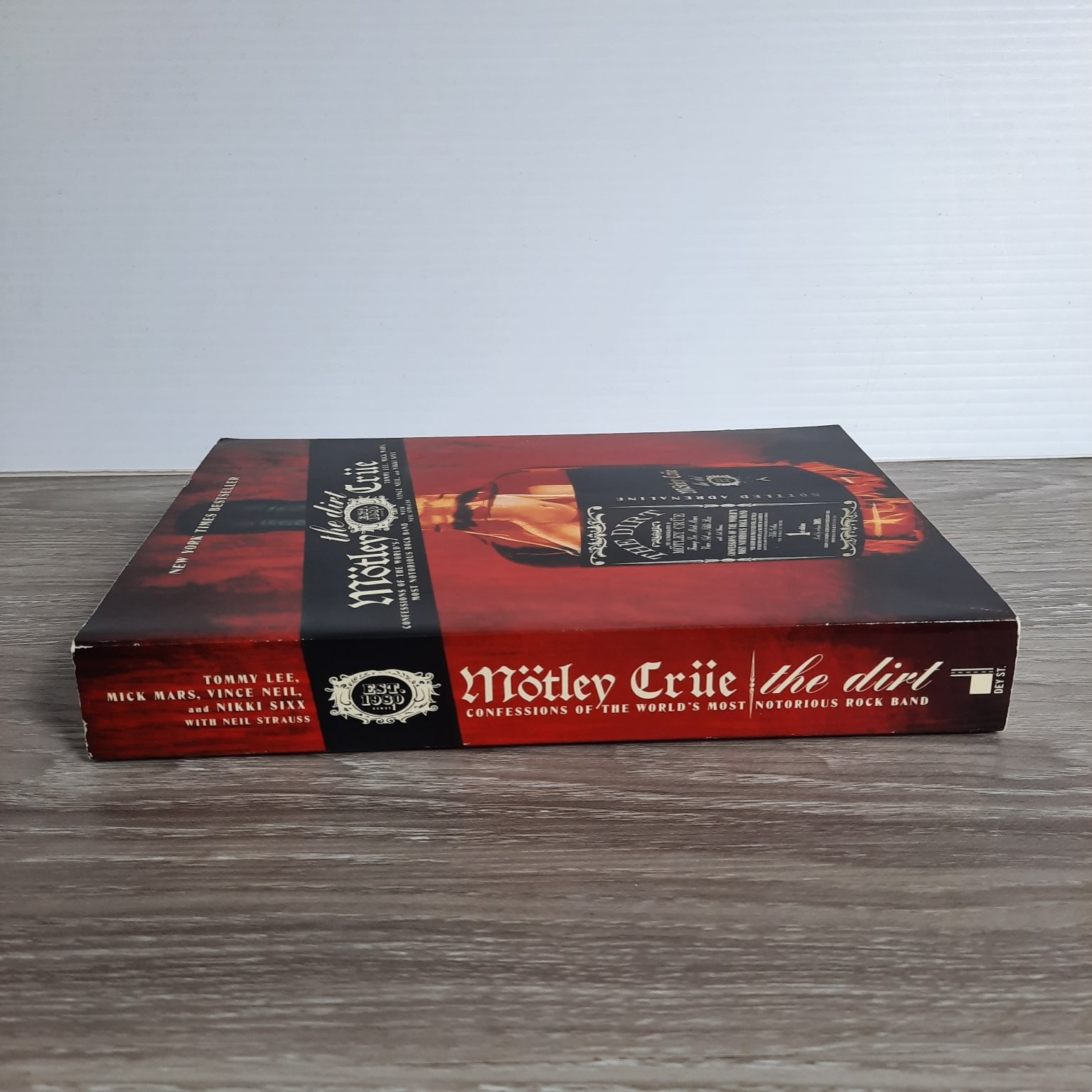 The Dirt Mötley Crüe Neil Strauss 2002 1st Paperback Rock Biography Dey St.