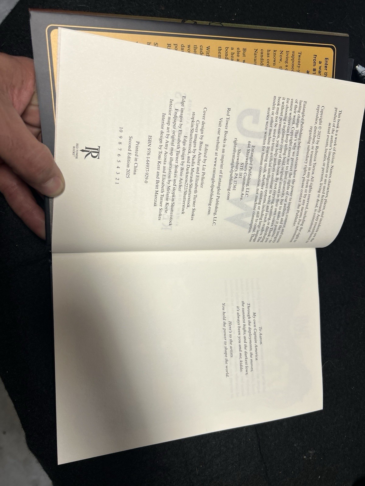 Sorrengail jersey/Fourth Wing book