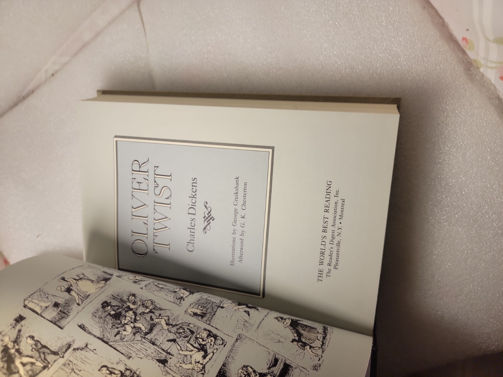 NEW! Oliver Twist (The World’s best reading) (Ltd Ed) by Charles Dickens
