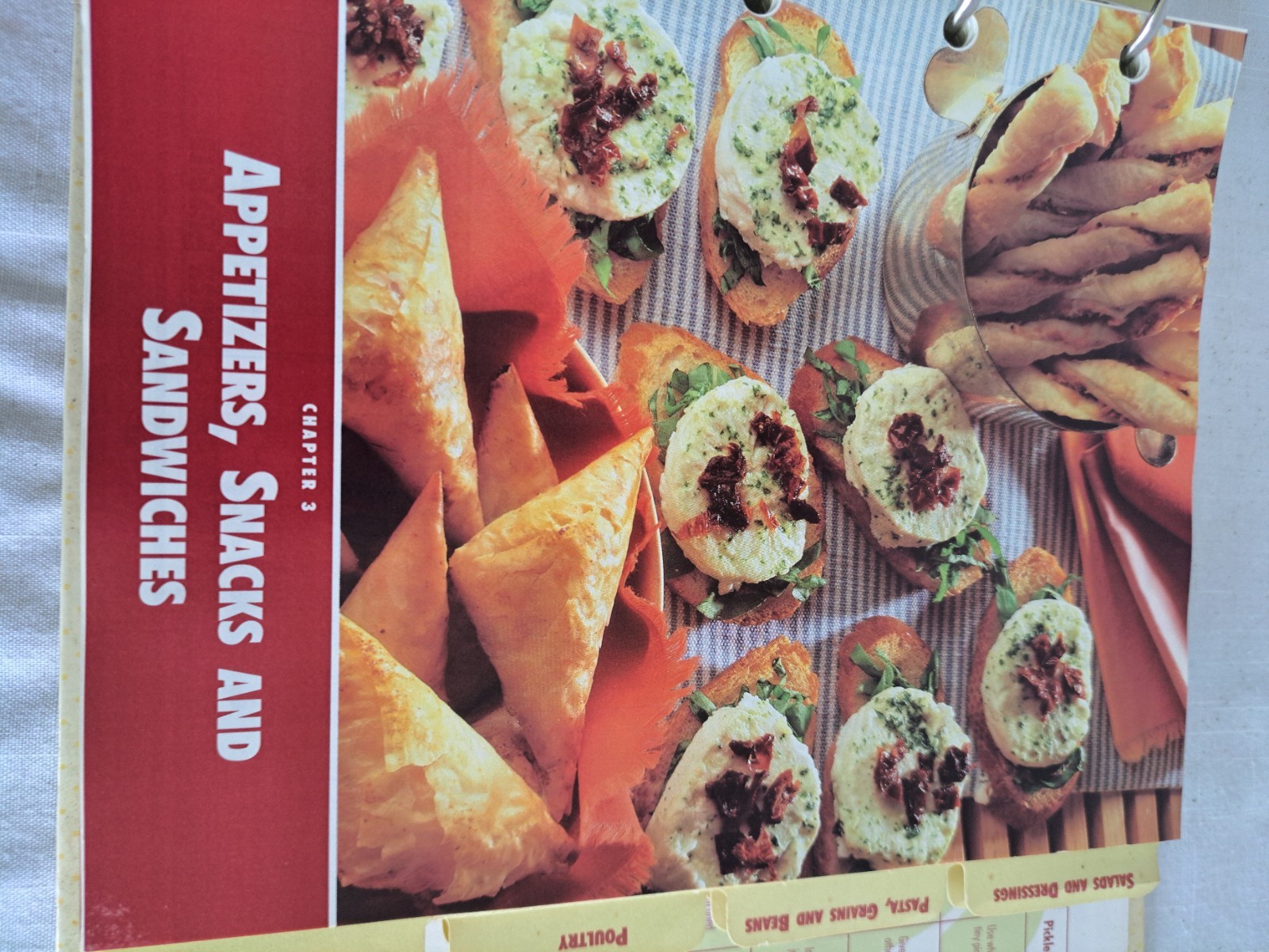 THE FAMILY CIRCLE COOKBOOK „New Tastes for New Times“ 1992 645 pages WONDERFUL!