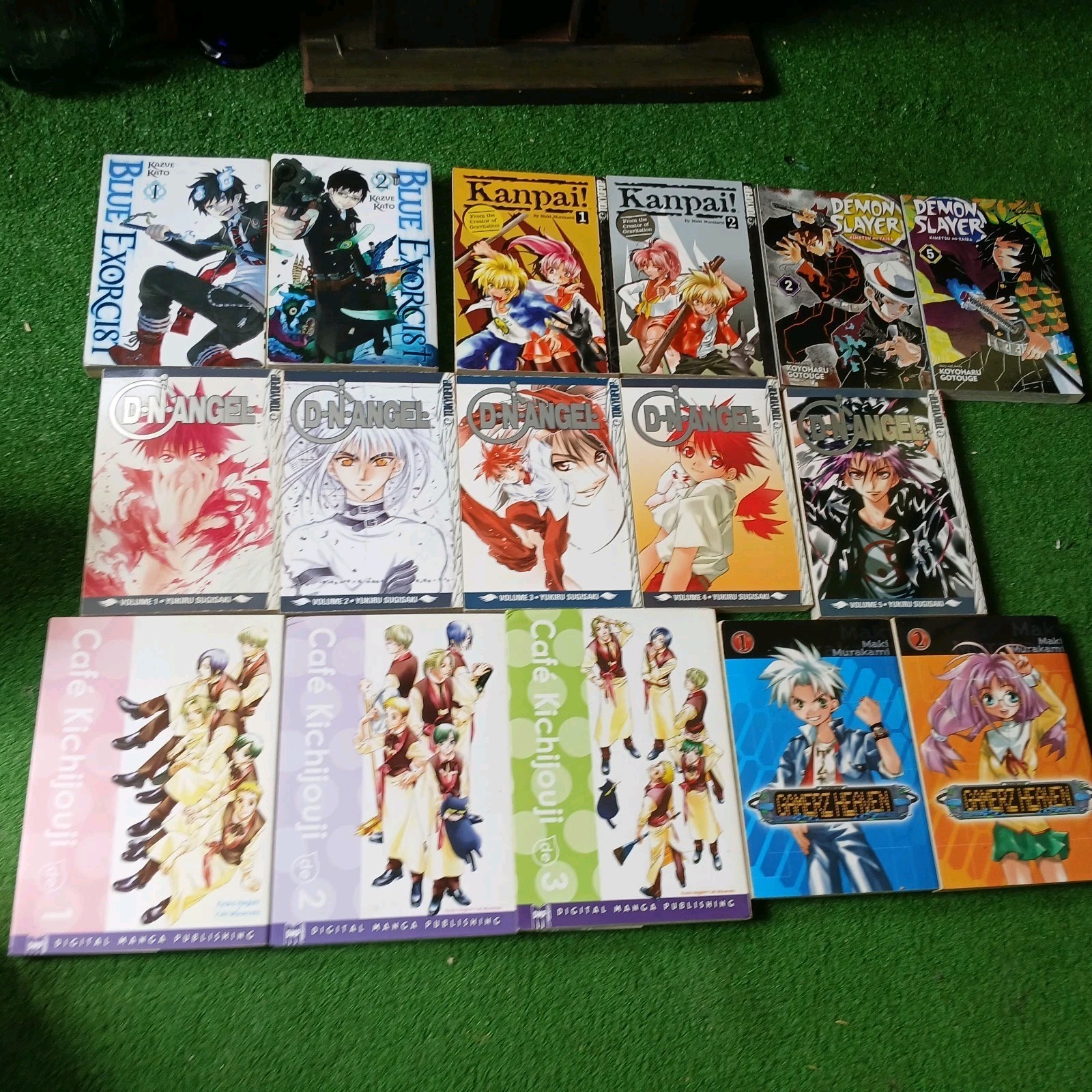 VTG LOT OF 31 MANGA BOOKS 2000S UP NICE LOT MIX UC READ DESCRIPTION