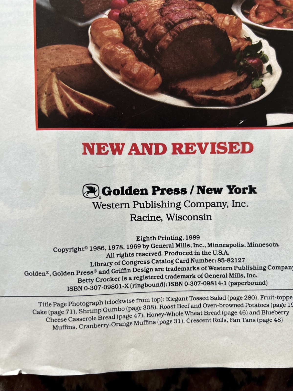 Betty Crocker’s Cookbook Golden Press 1989 5 Ring Binder 8th Printing 9″ x 10.5″