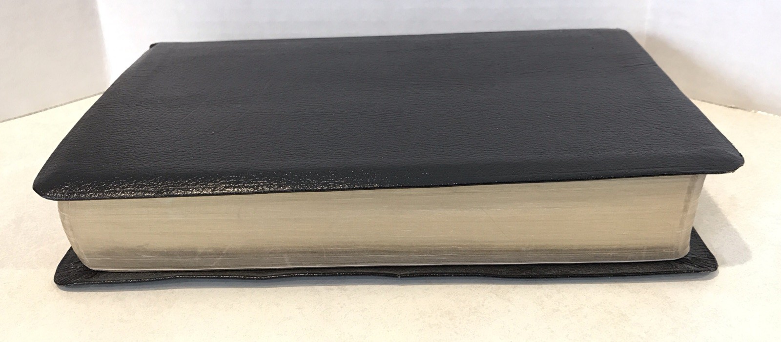 The New OPEN Holy Bible NKJV Reader’s Edition Nelson 1453 Black Bonded Leather
